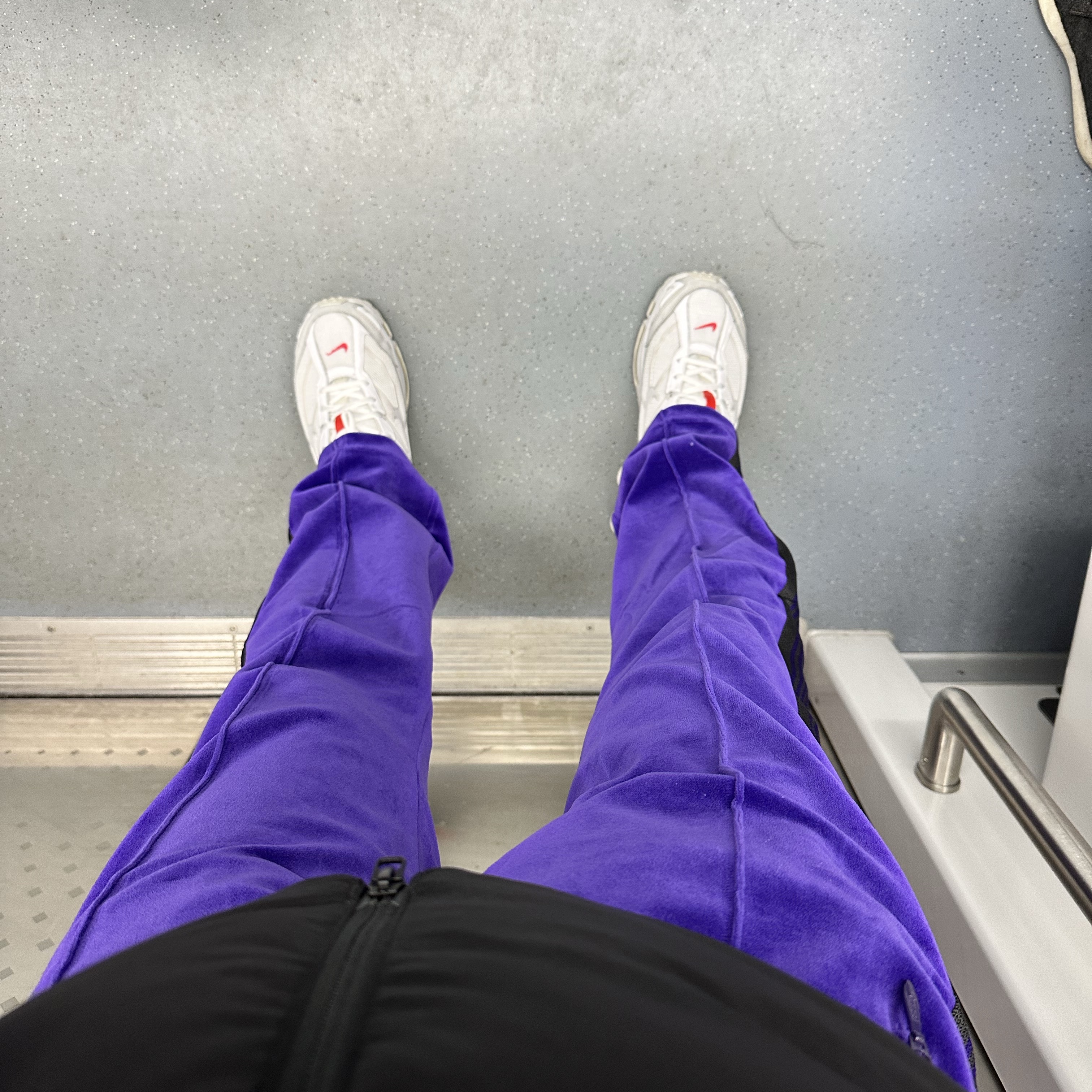 Needles Narrow Track Pants Velour Blue, Needles Narrow Track Pants C/PE Velour Purple 착용 스타일 - 4