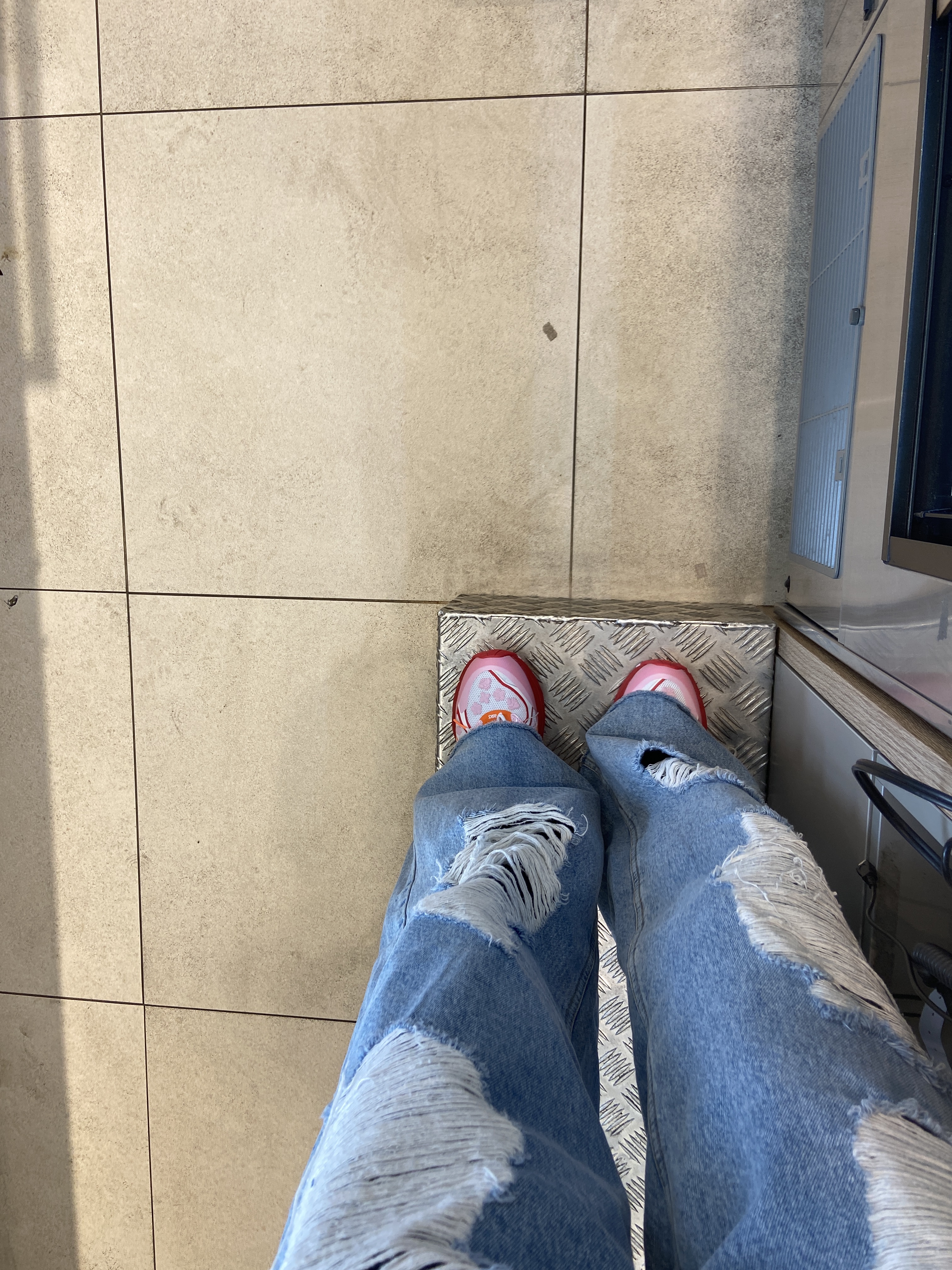 Asics x Cecilie Bahnsen GT-2160 White Habanero 착용 스타일 - 2