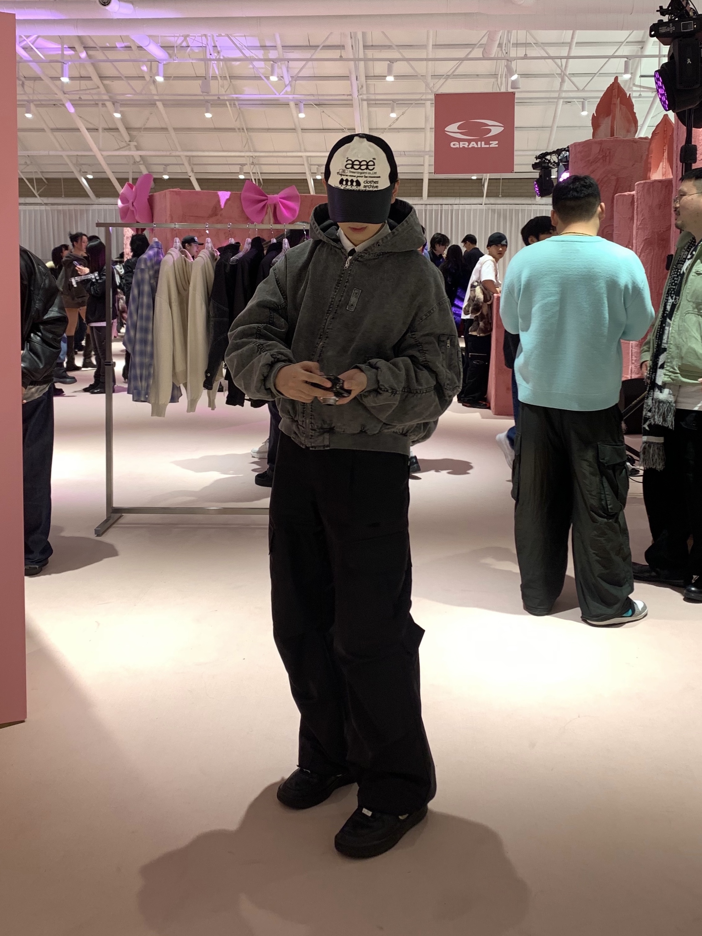 Aeae x Treemingbird Web Logo Mesh Cap White, Nike x Ambush Air Force 1 Low SP Black 착용 스타일 - 3