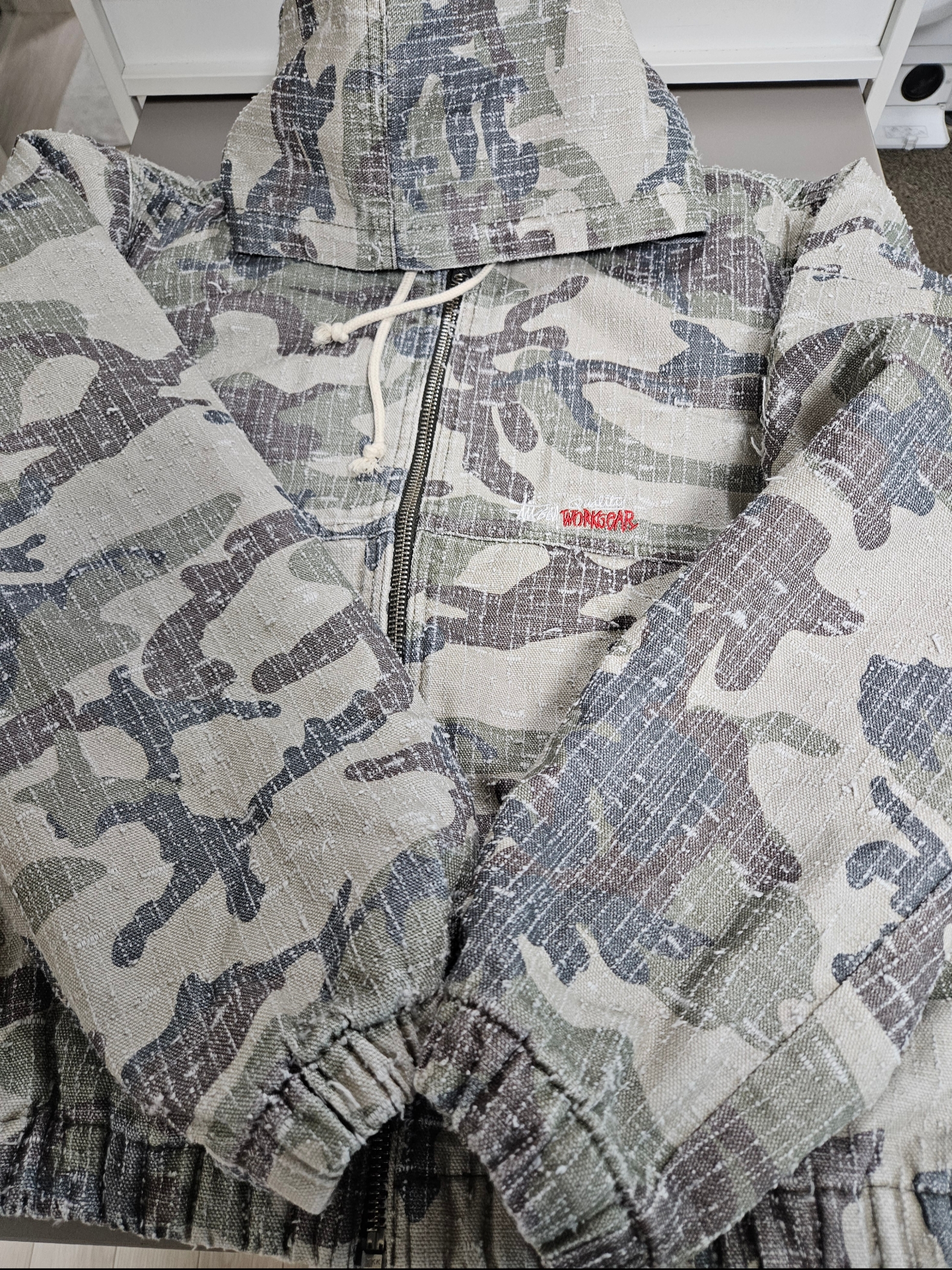 Stussy Work Jacket Camo Canvas Needlepunch Woodland Camo, Stussy Camo Canvas Big Ol’ Jean Needlepunch Woodland Camo 착용 스타일 - 4