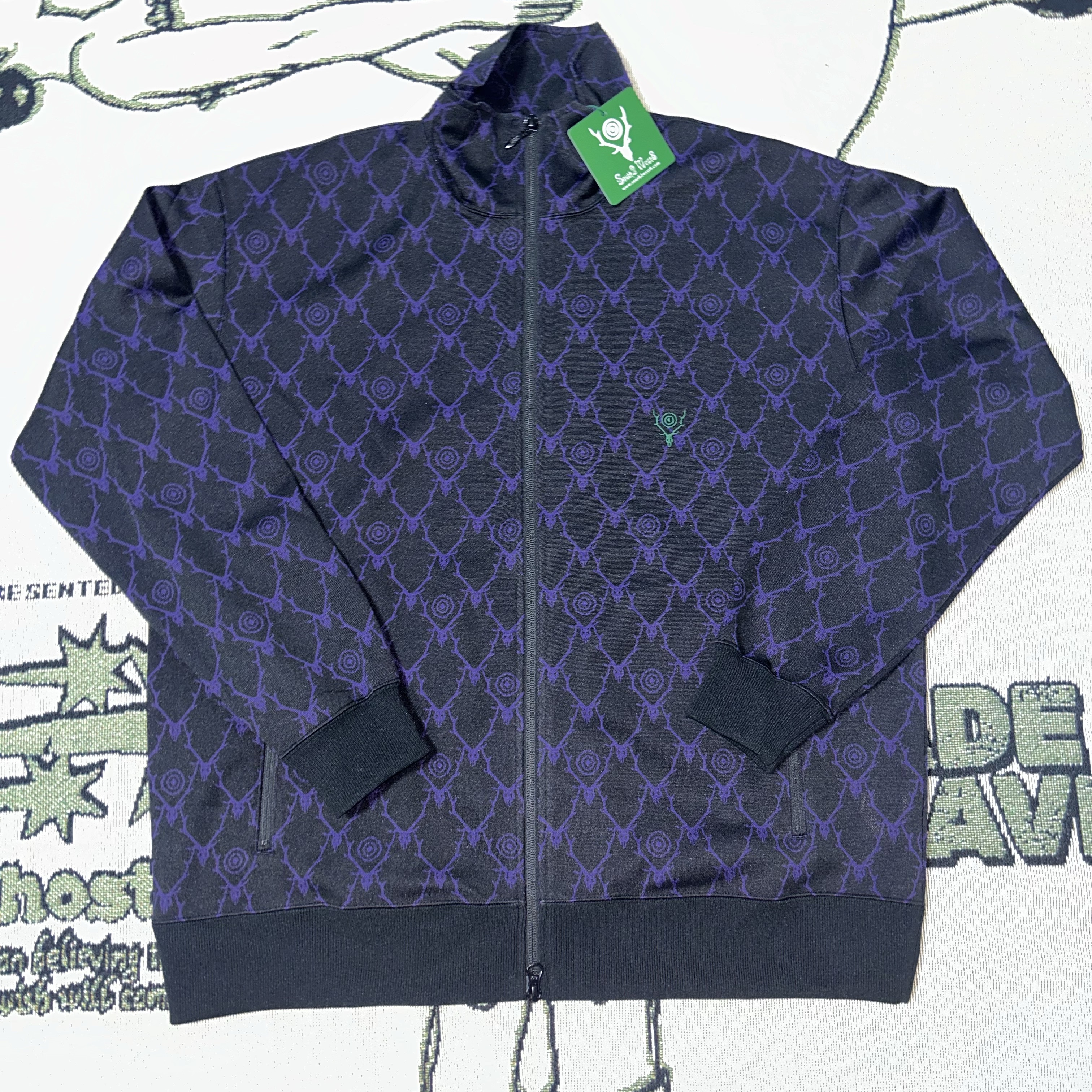 South2 West8 Trainer Jacket Jacquard Skull Target Black 착용 스타일 - 4