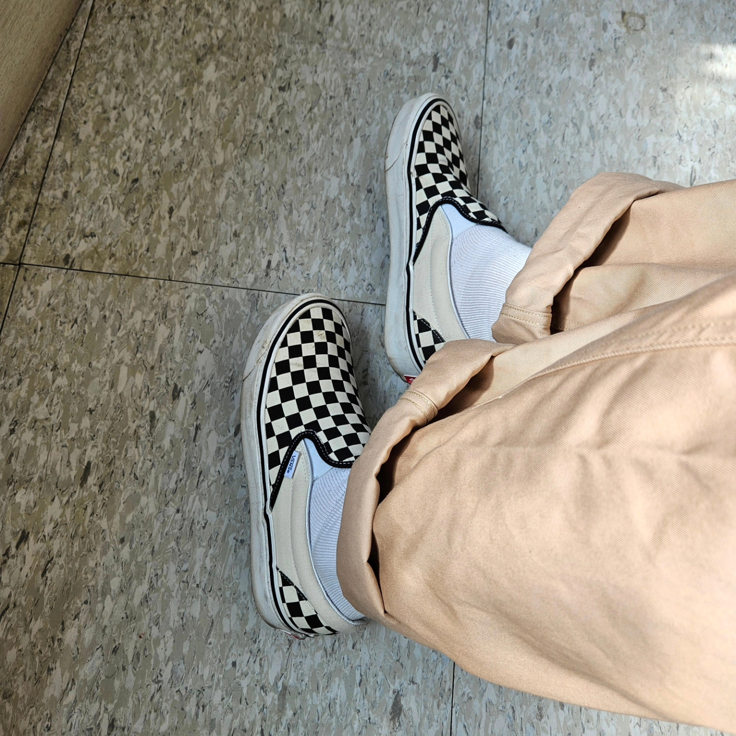 Vans Slip-On Checkerboard, Omega Seamaster Planet Ocean 600M Co Axial Master Chronometer Steel Black 착용 스타일 - 7