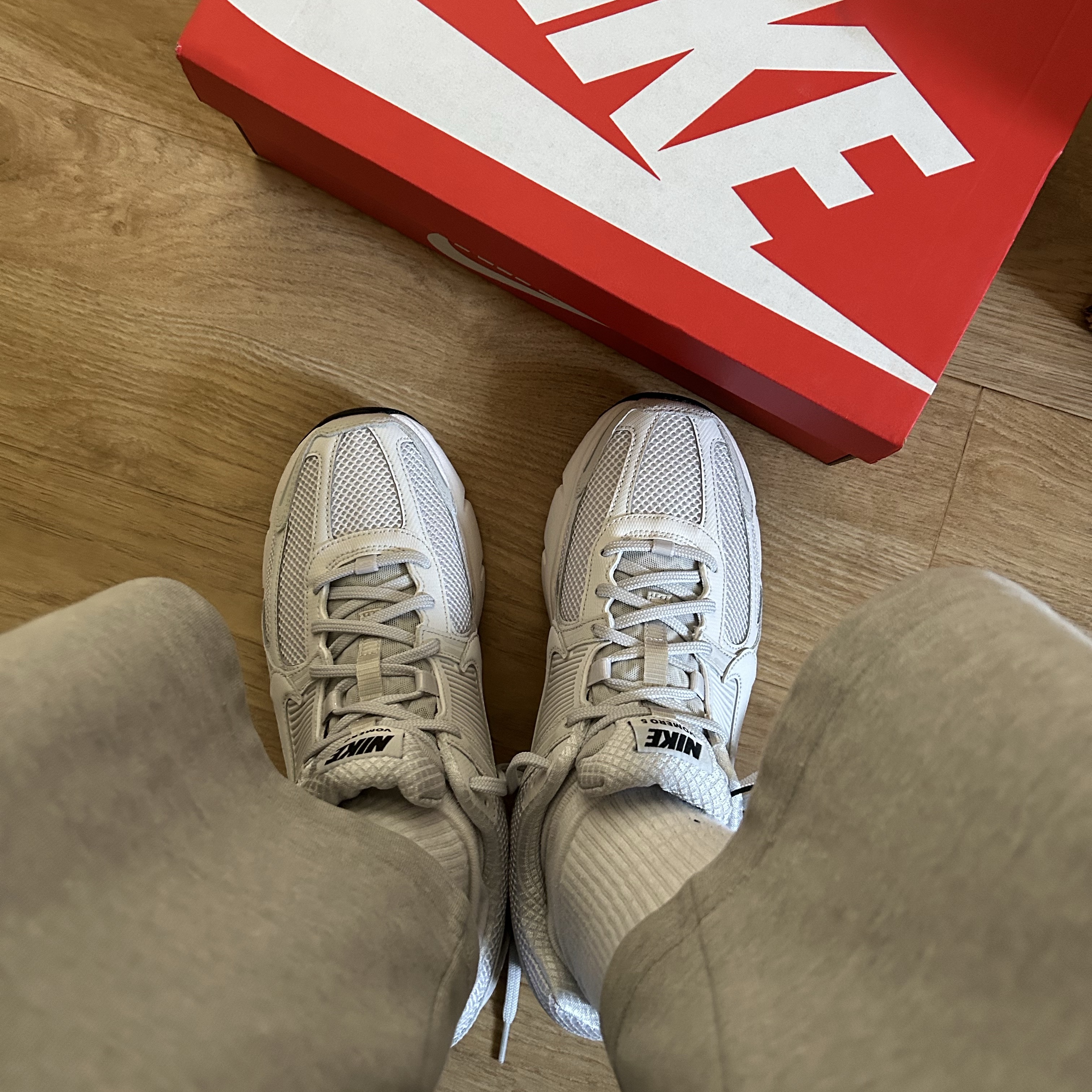 Nike Zoom Vomero 5 SP Vast Grey 2023 착용 스타일 - 2