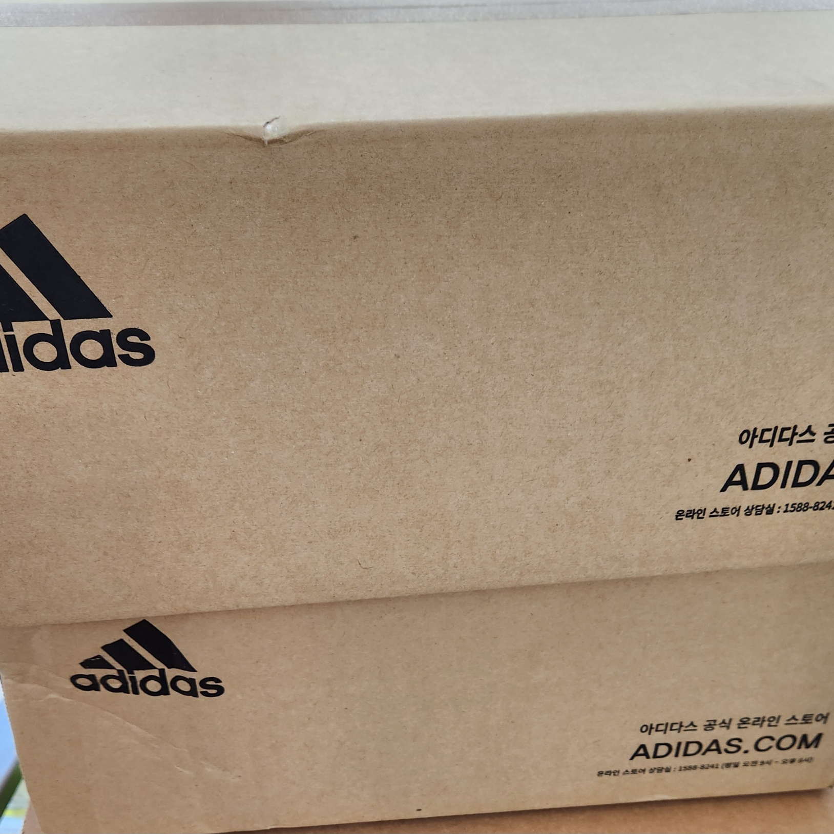 Adidas Yeezy Foam RNNR Onyx 착용 스타일 - 1