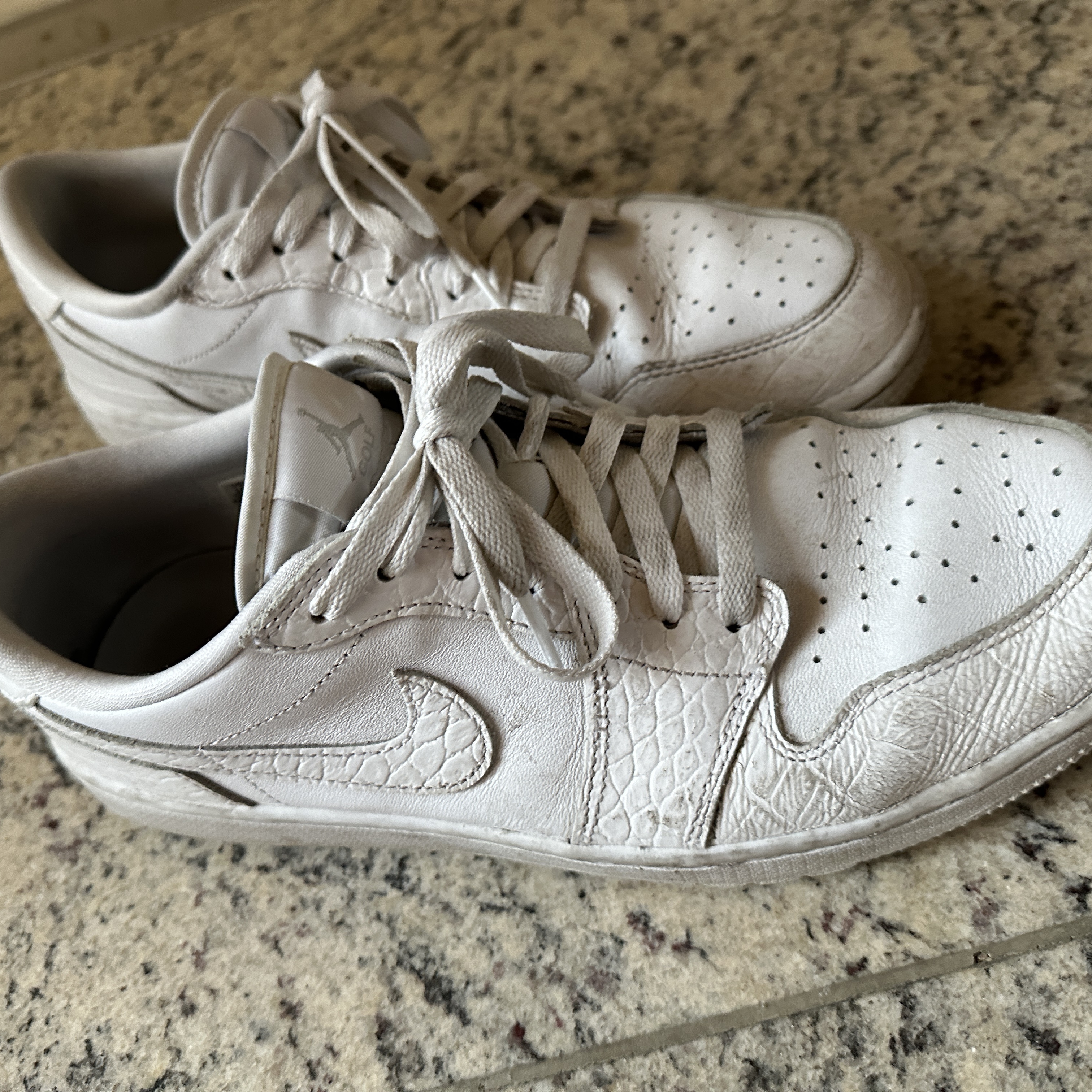 Jordan 1 Low Golf Pure Platinum 착용 스타일