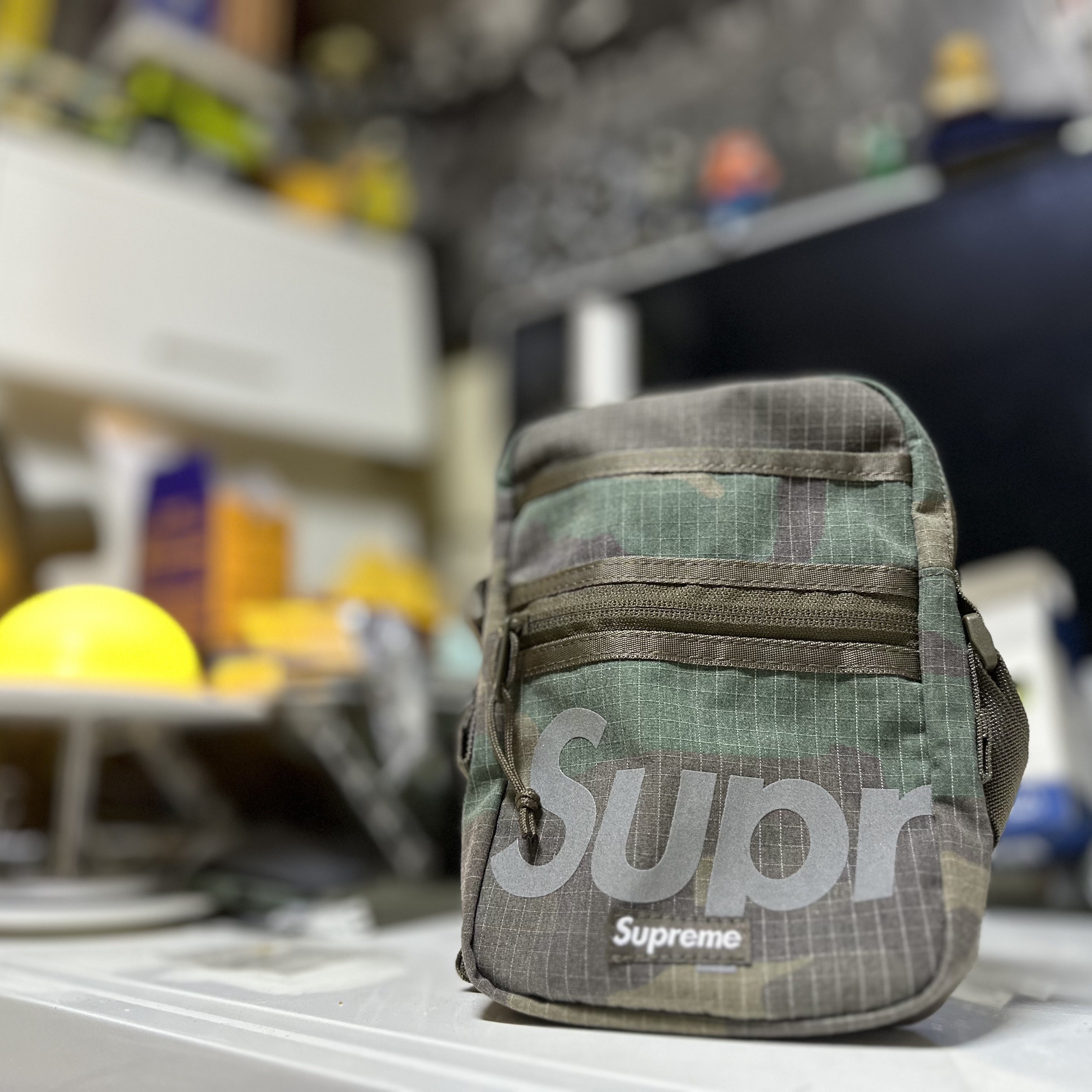 Supreme Shoulder Bag Woodland Camo - 24SS 착용 스타일