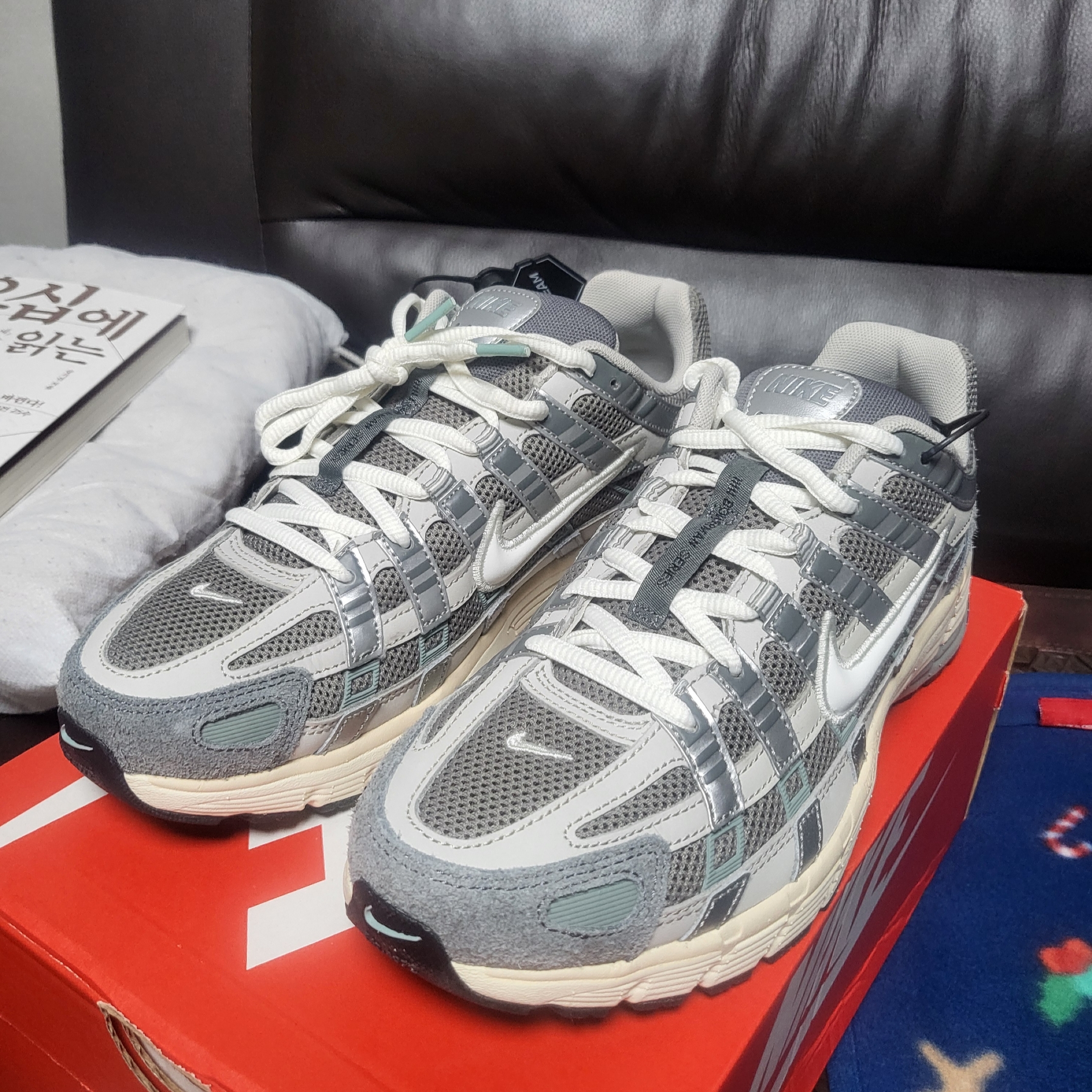 Nike P-6000 Flat Pewter Light Iron Ore 착용 스타일