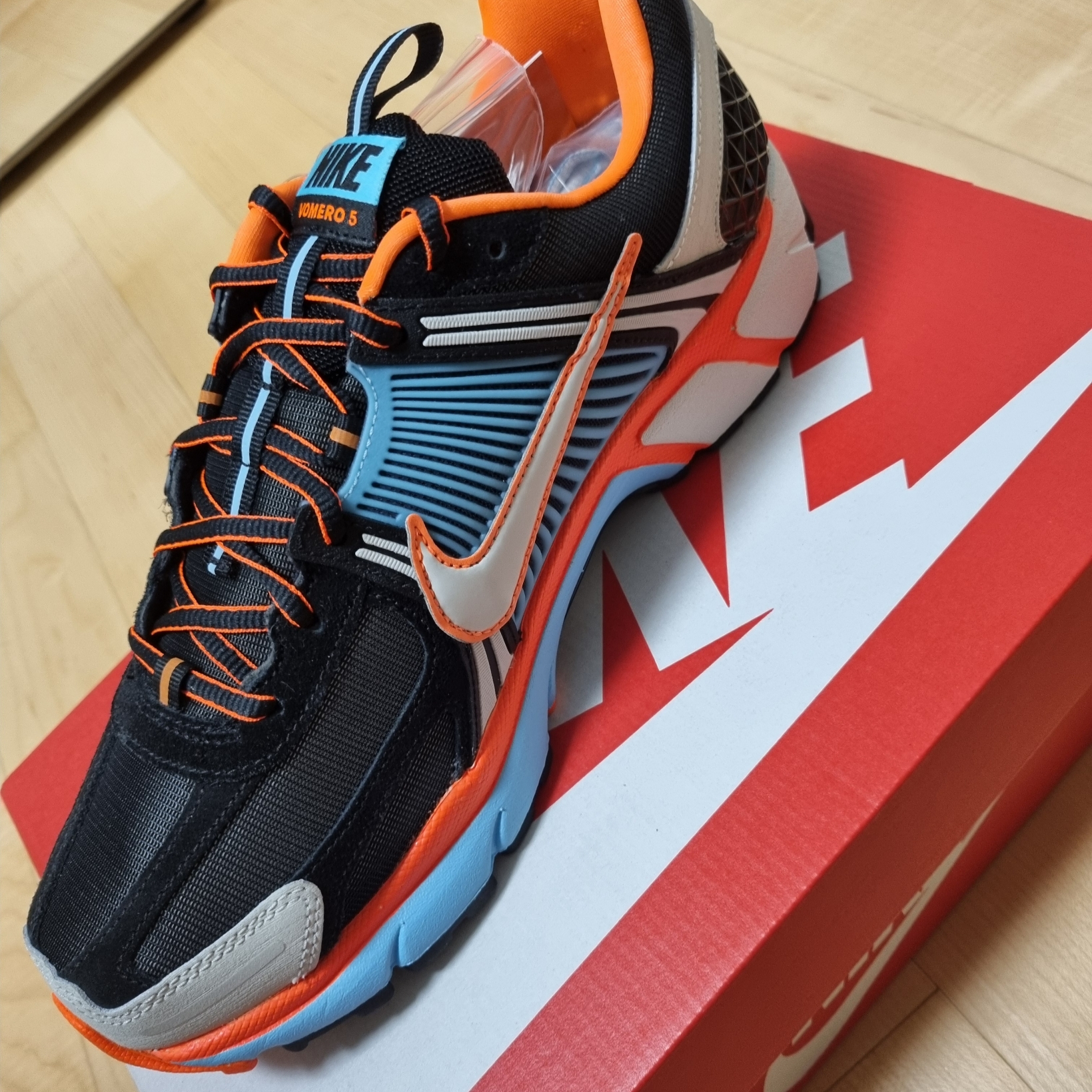 (W) Nike Zoom Vomero 5 Black Blue Gaze 착용 스타일 - 6