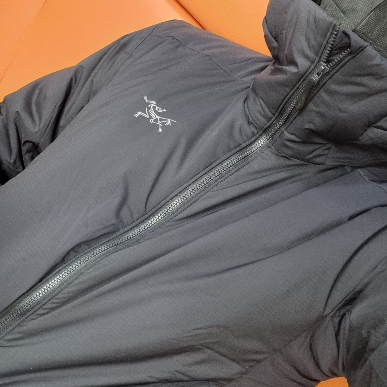 Arc'teryx Atom Heavyweight Hoody Black 착용 스타일