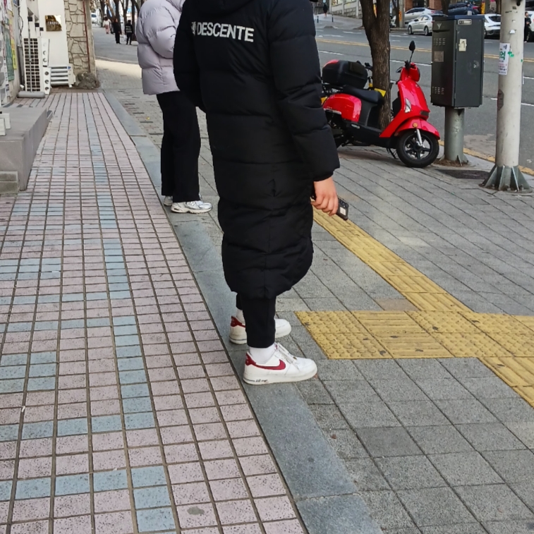 (GS) Nike Air Max 95 OG Neon Yellow 2020, Nike x Tom Sachs General Purpose Shoe Brown 착용 스타일 - 2