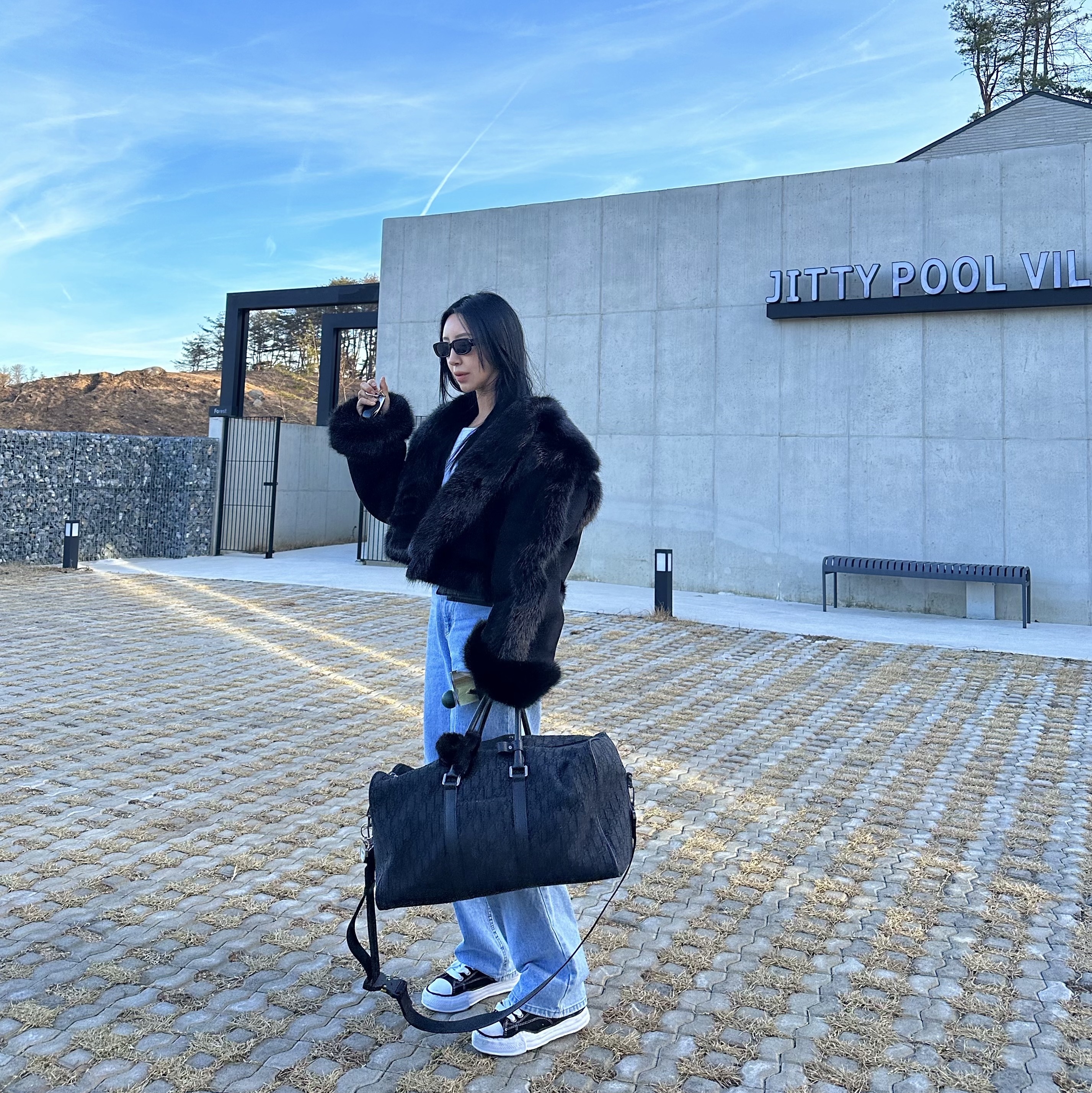 Dior Lingot 50 Bag Black Dior Oblique Jacquard, Maison Mihara Yasuhiro Peterson OG Sole Canvas Low Sneakers Black 착용 스타일 - 2