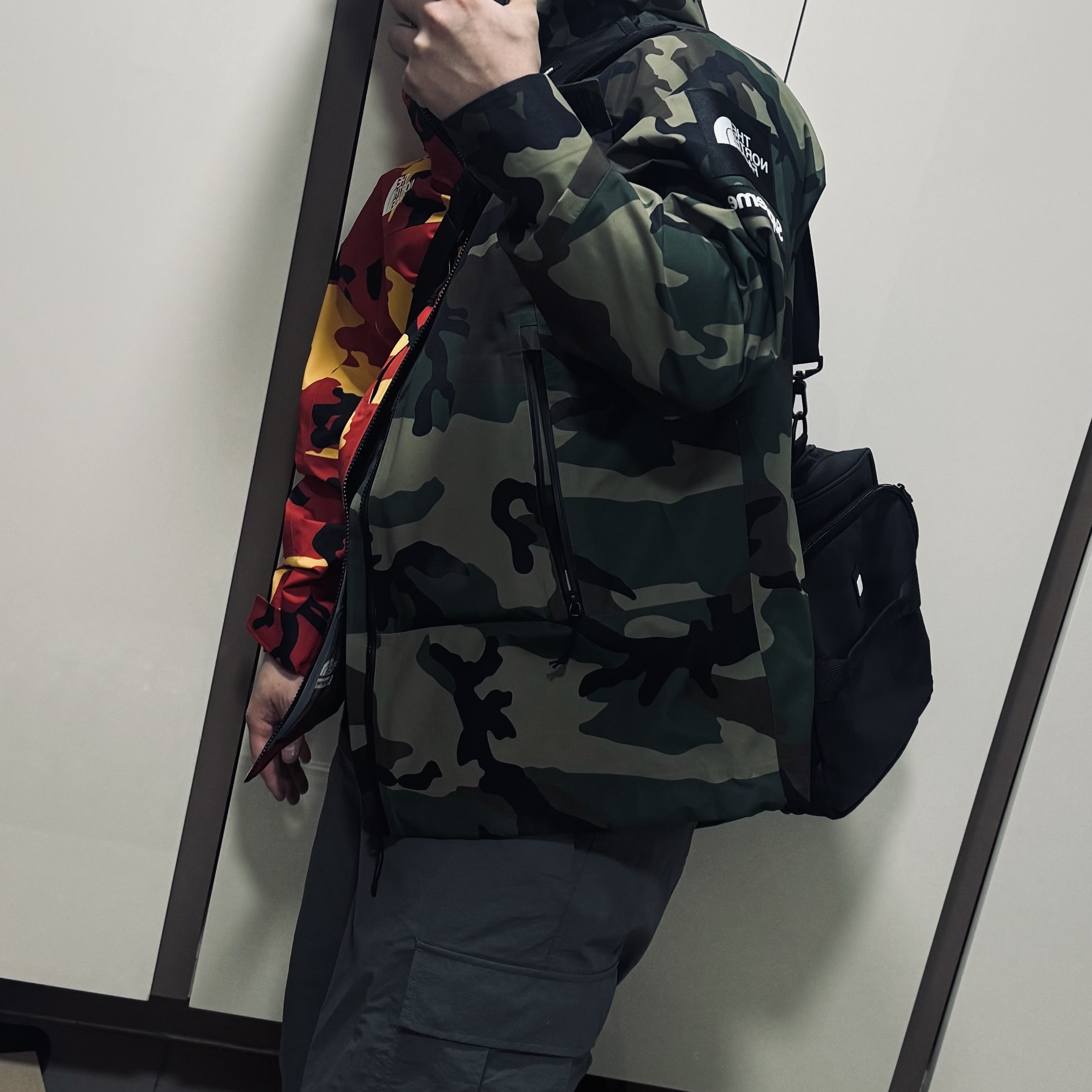 Supreme x The North Face Split Taped Seam Shell Jacket Camo - 24SS 착용 스타일