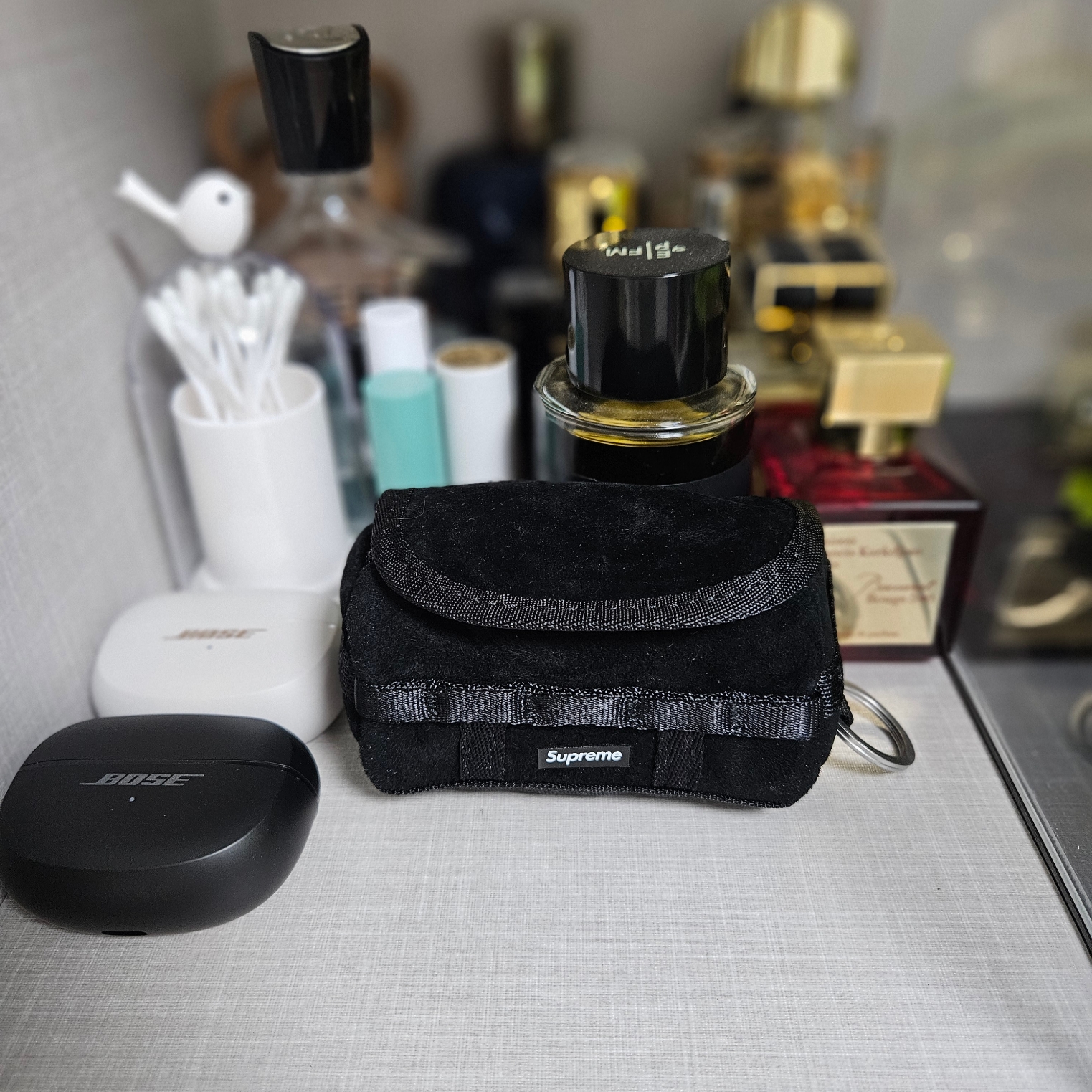 Supreme x The North Face Suede Base Camp Duffle Keychain Black - 23FW 착용 스타일
