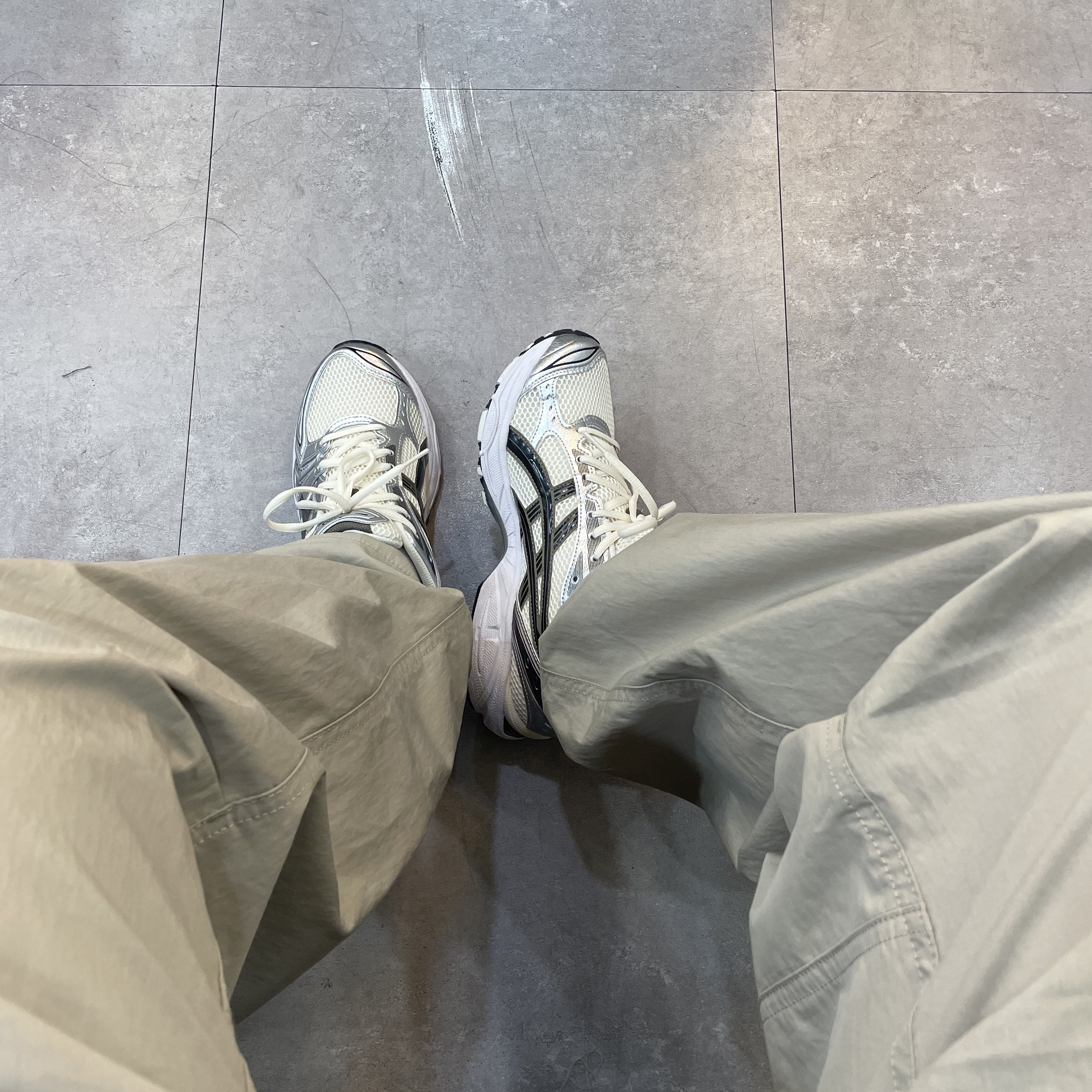 Asics Gel-Kayano 14 Cream Black 착용 스타일
