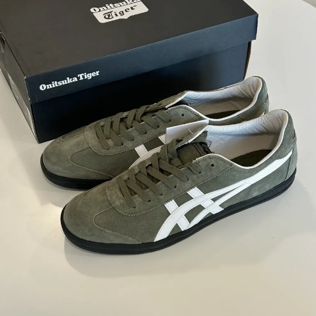 Onitsuka Tiger Tokuten Burnt Green 착용 스타일