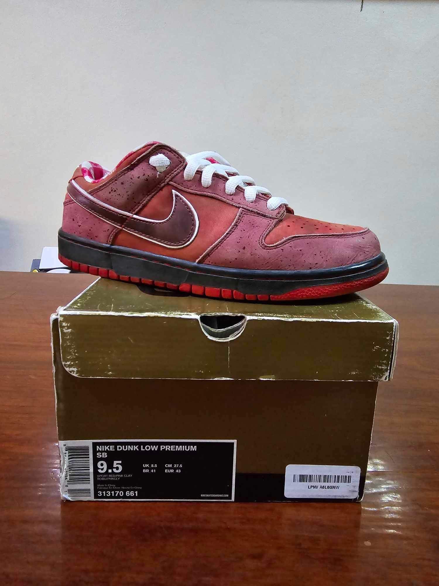 Nike x Concepts Dunk Low Premium SB Red Lobster (Regular Box) 착용 스타일 - 1