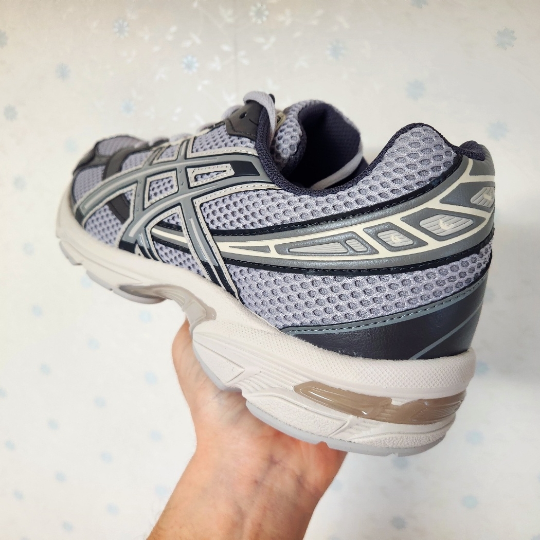 Asics Gel-1130 Oyster Grey Clay Grey 착용 스타일 - 2
