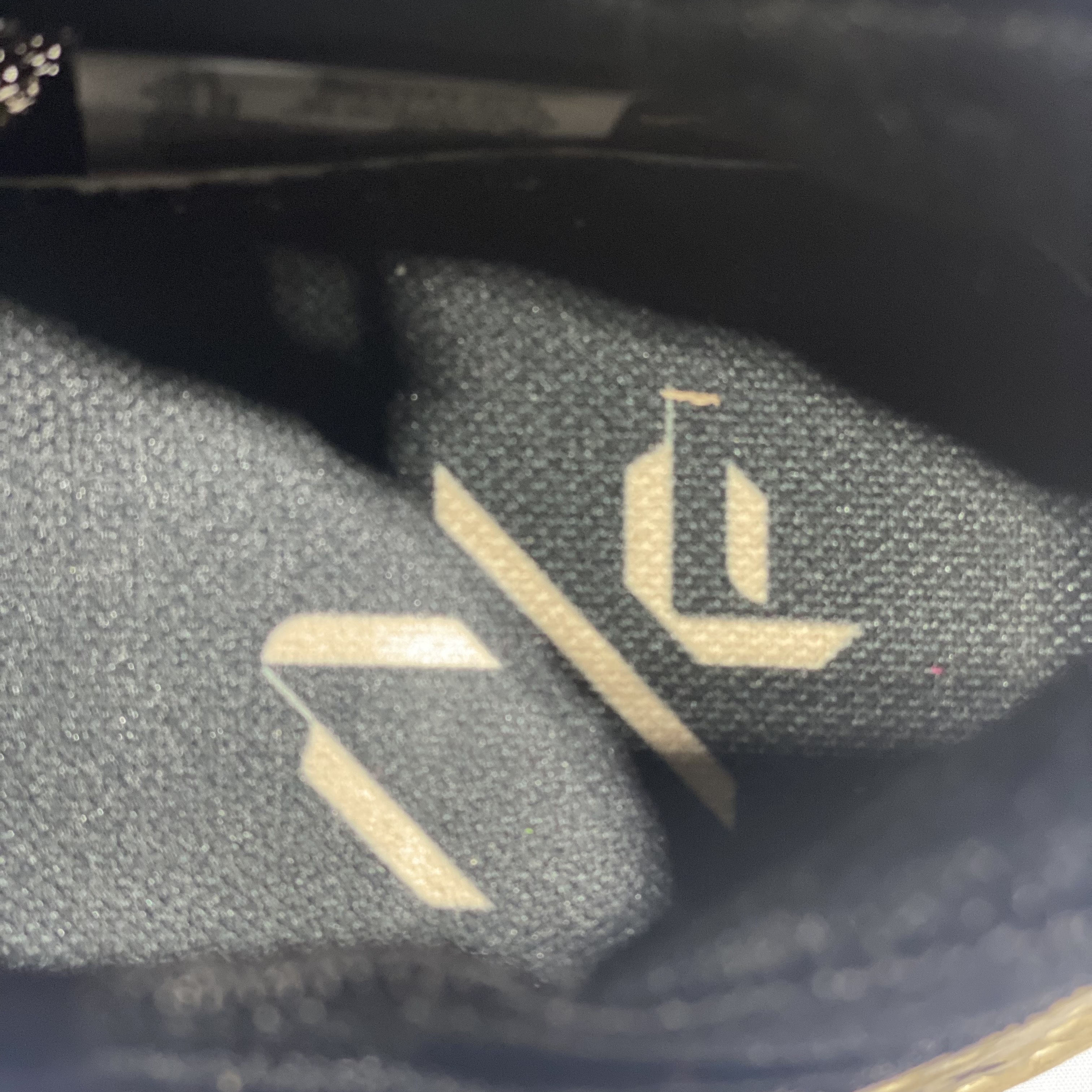Nike Air Zoom Alphafly Next% 2 Black Metallic Gold Grain 착용 스타일 - 4