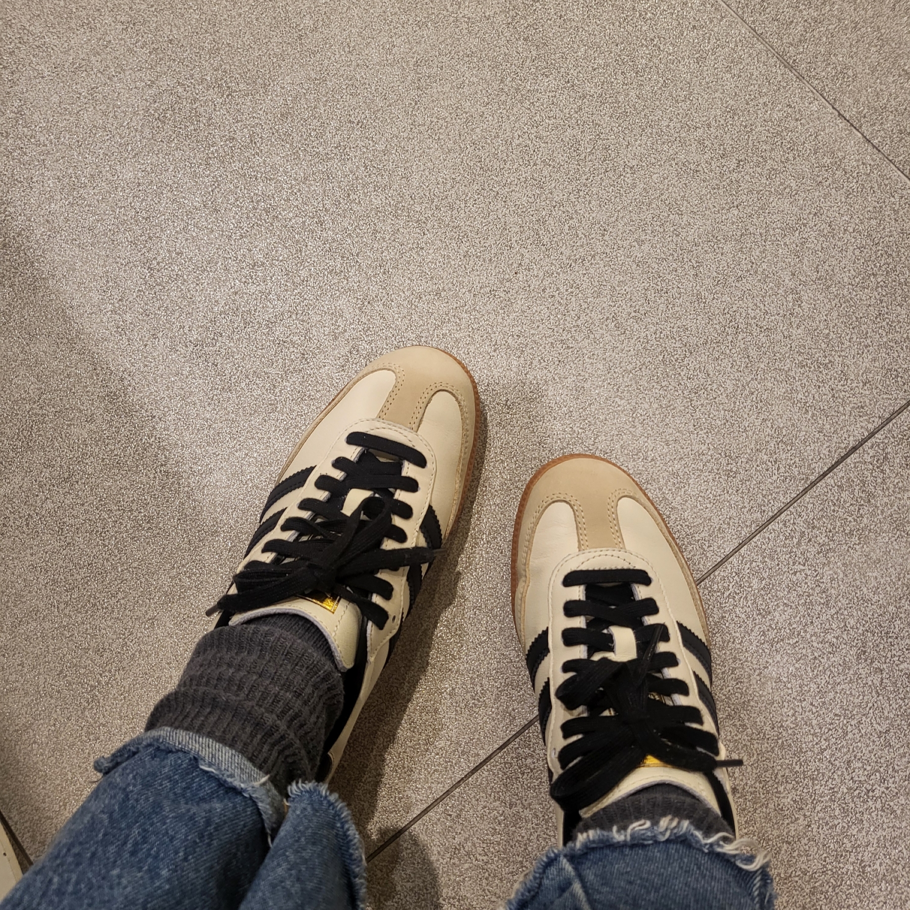 (W) Adidas Samba OG Cream White Core Black 착용 스타일