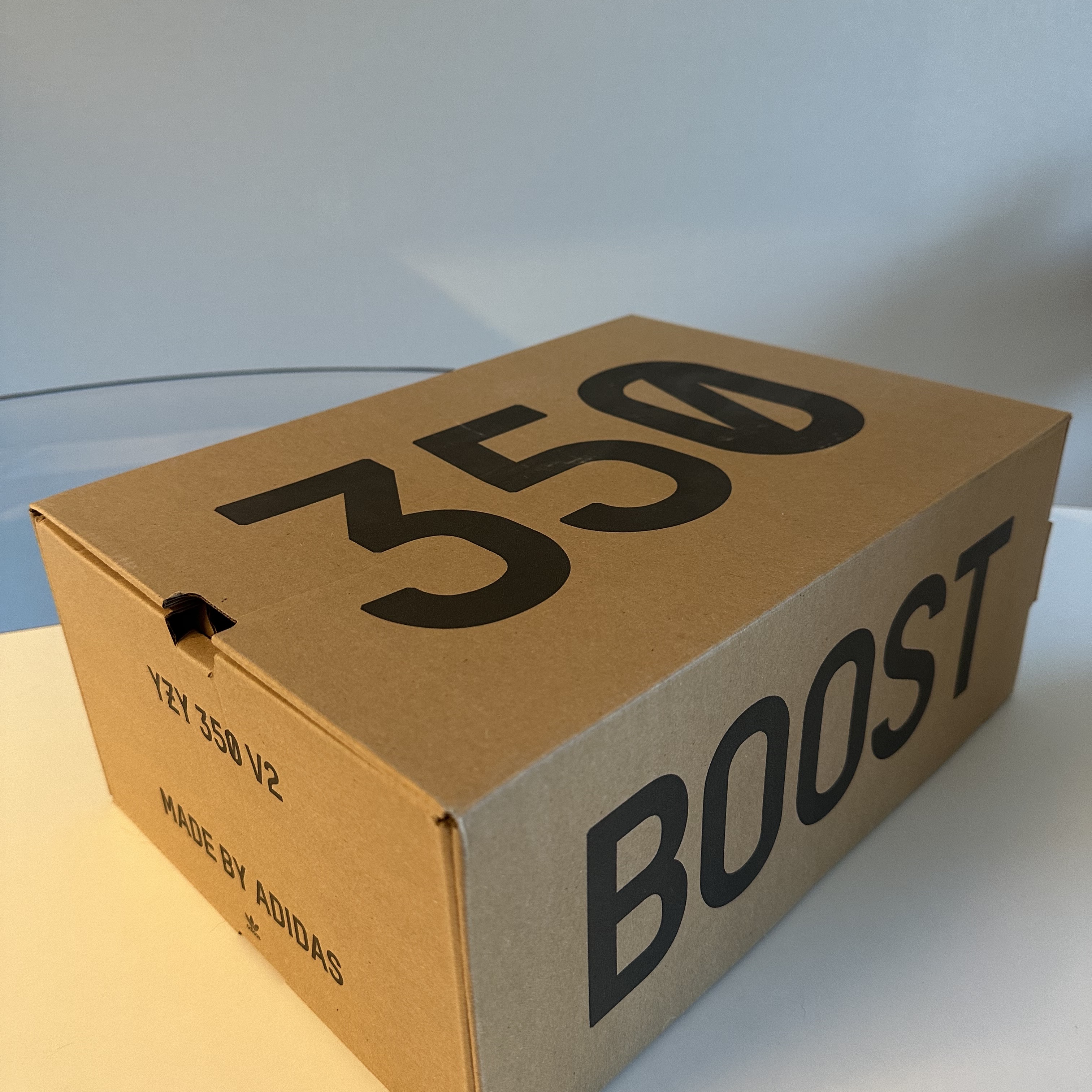 Adidas Yeezy Boost 350 V2 Steel Grey, IAB Studio Sweatpants Light Gray 착용 스타일 - 1
