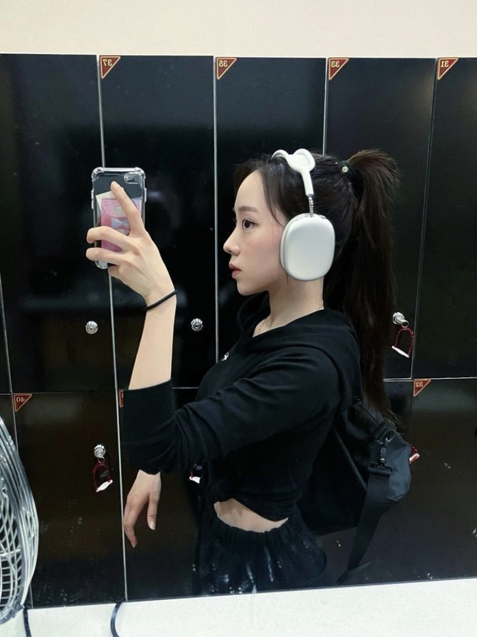 Apple AirPods Max Lightning Silver (Korean Ver.) 착용 스타일