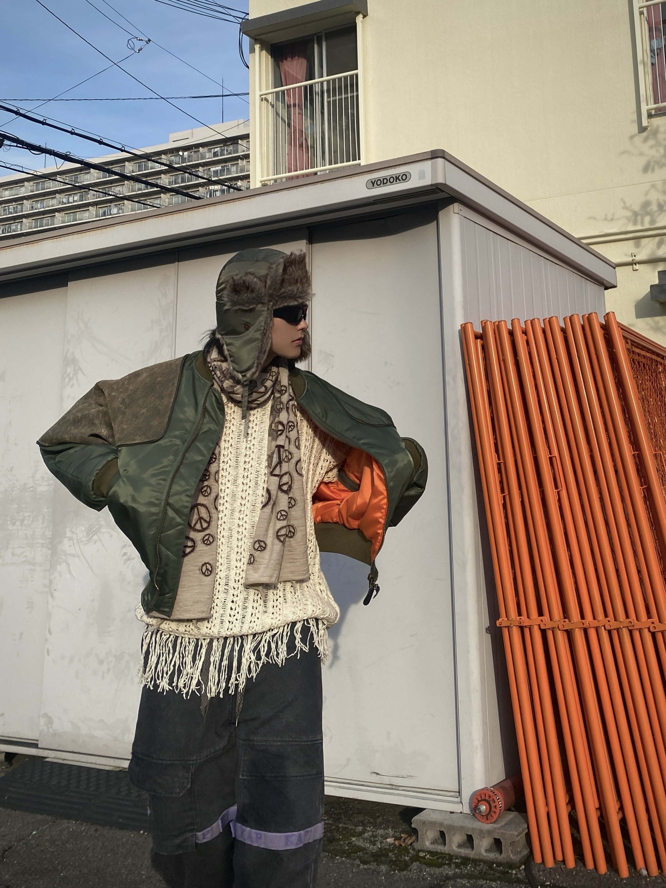 Kapital Ma-1 Nylon X Crack Leather Siamese Bomber Jacket Khaki, Kapital 14 oz. Black X Kinari Denim Nouvelle Shuttle Pants Purple 착용 스타일 - 3