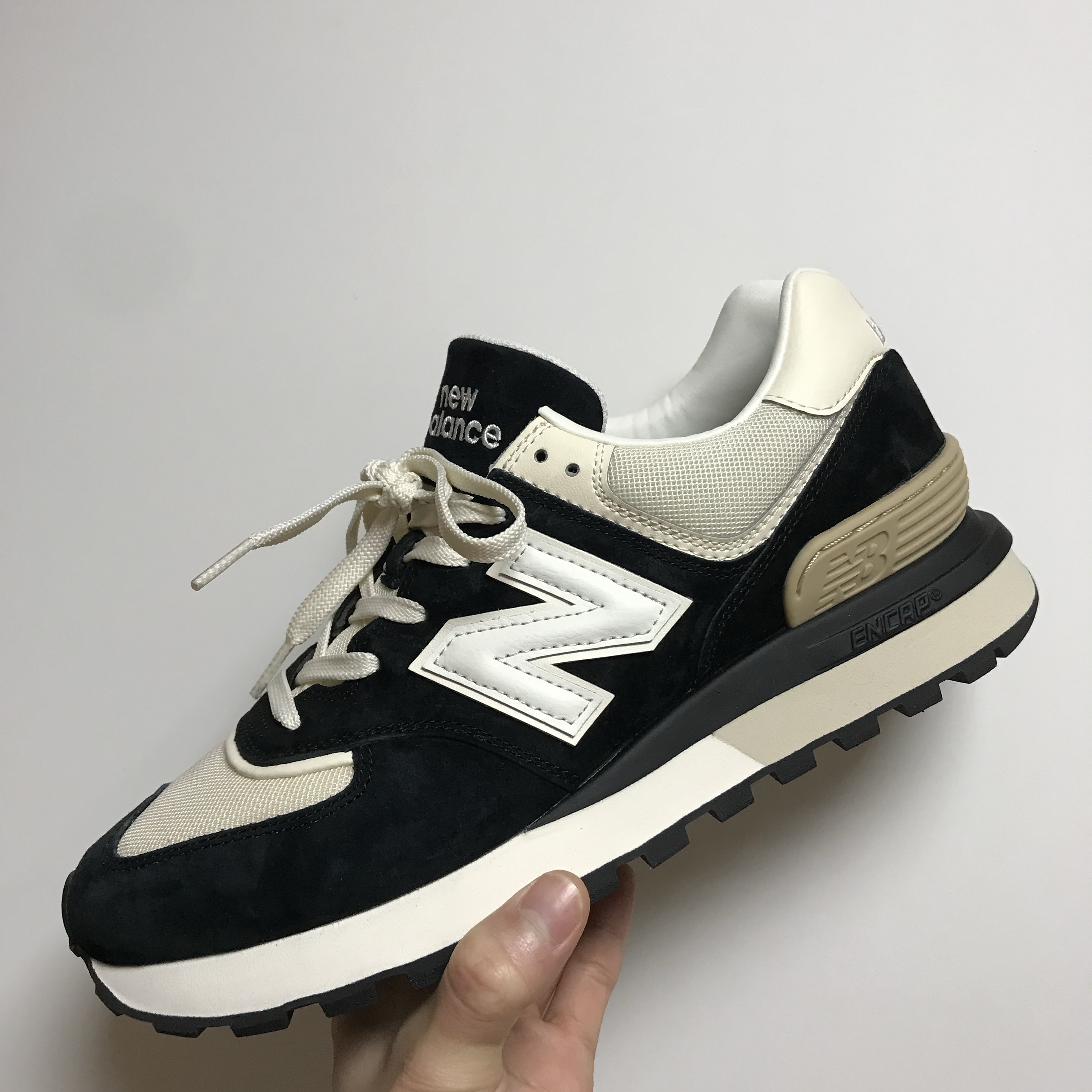 New Balance 574 Legacy Black Angora 착용 스타일