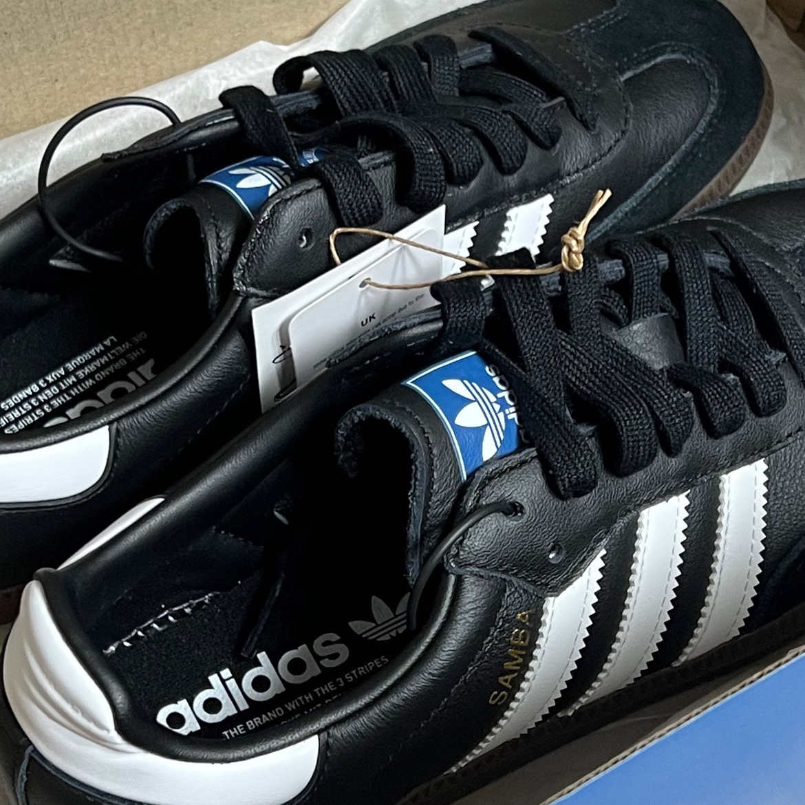 Adidas Samba OG Black White Gum 착용 스타일