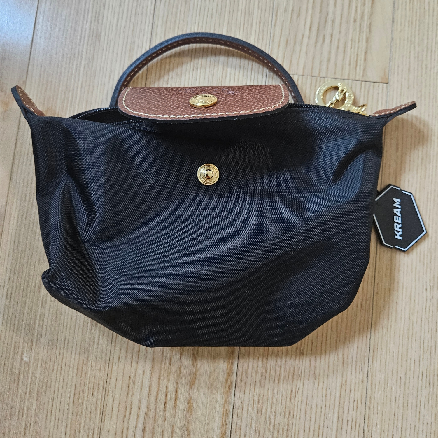 Longchamp Le Pliage Original Handle Pouch Black 착용 스타일