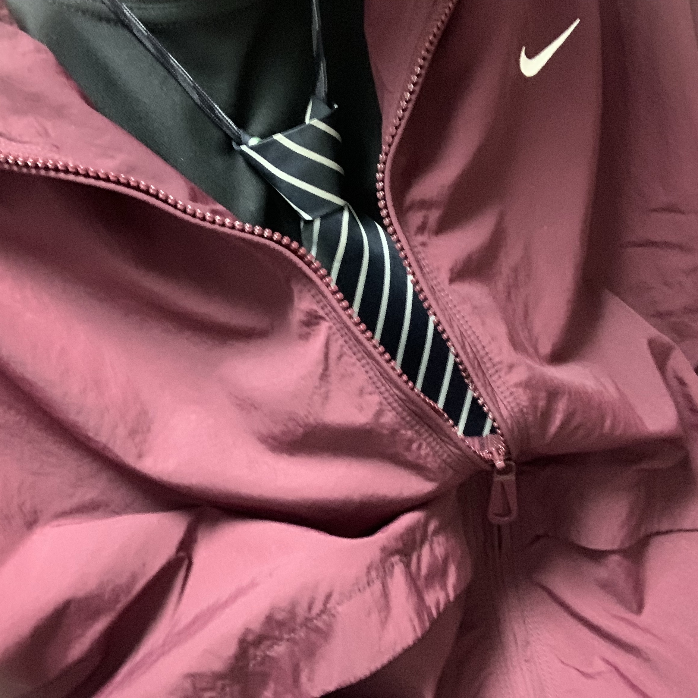 Nike NSW Solo Swoosh Woven Track Jacket Night Maroon - Asia, Nike x J.Crew Killshot 2 Lucid Green 착용 스타일 - 1