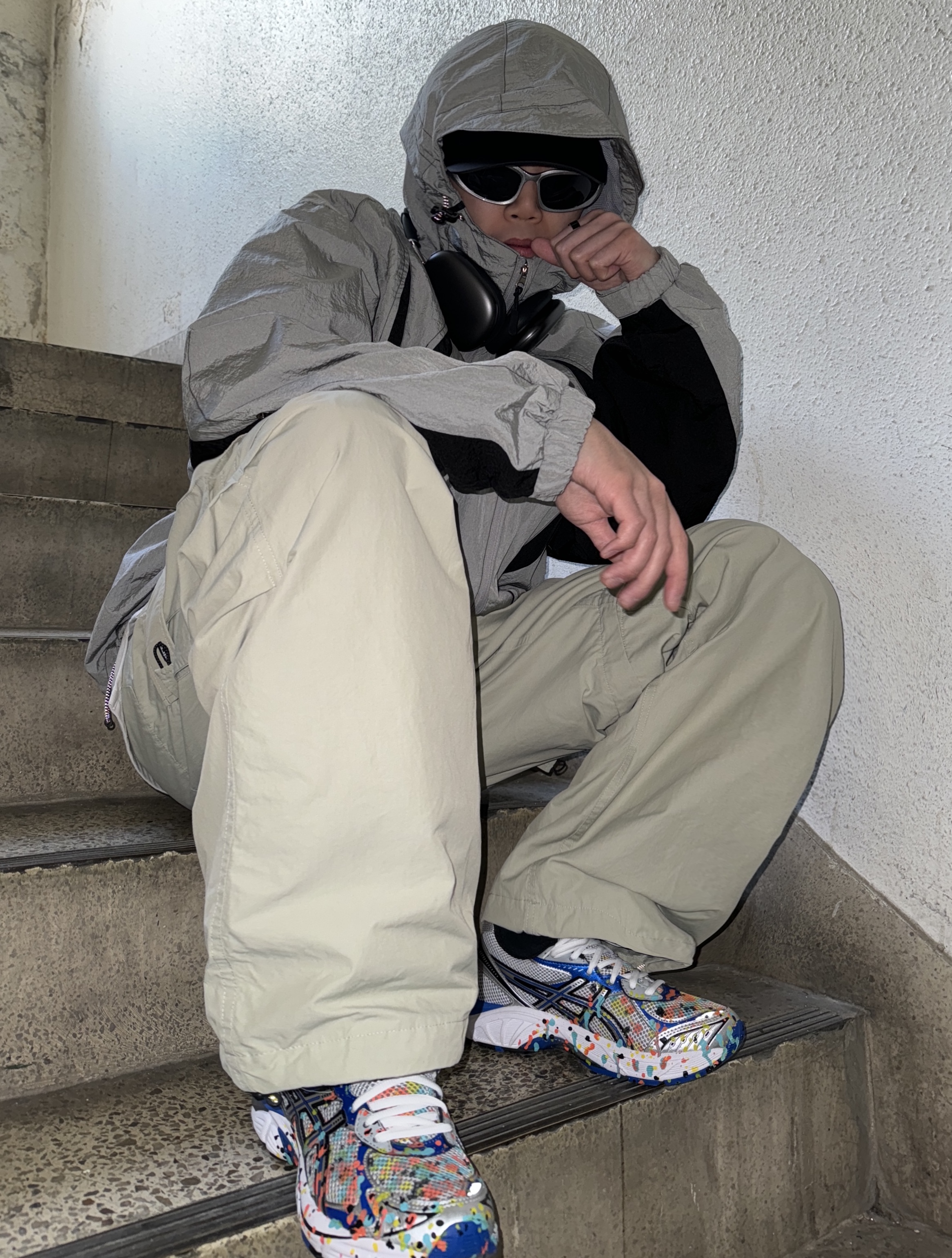 Asics x Gallery Dept. GT-2160 White Pure Silver, Apple AirPods Max Lightning Space Gray (Korean Ver.) 착용 스타일 - 3