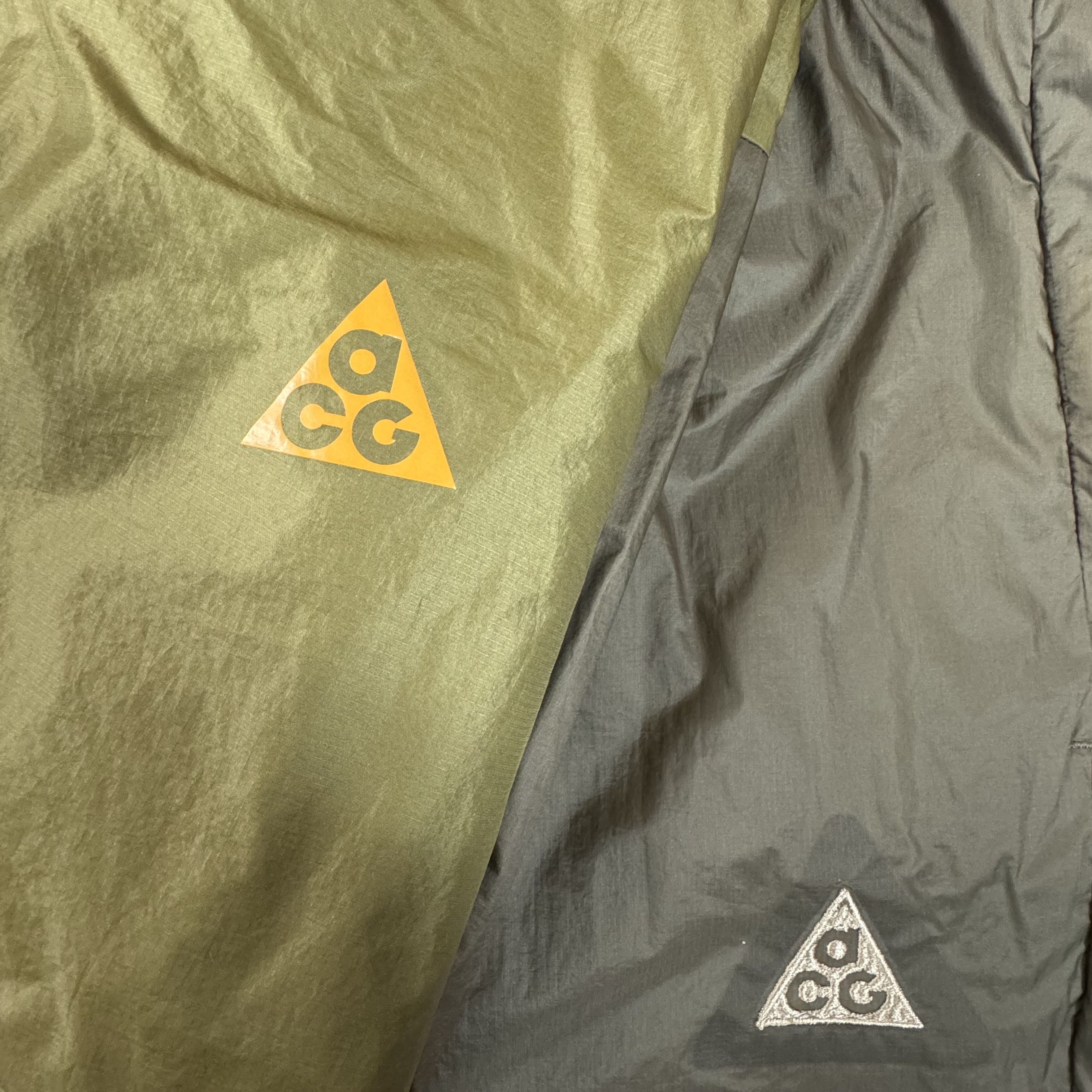 Nike ACG Cinder Cone Windshell Pants Medium Olive - Asia, Nike ACG Cinder Cone Half Zip Top Pilgrim - Asia 착용 스타일