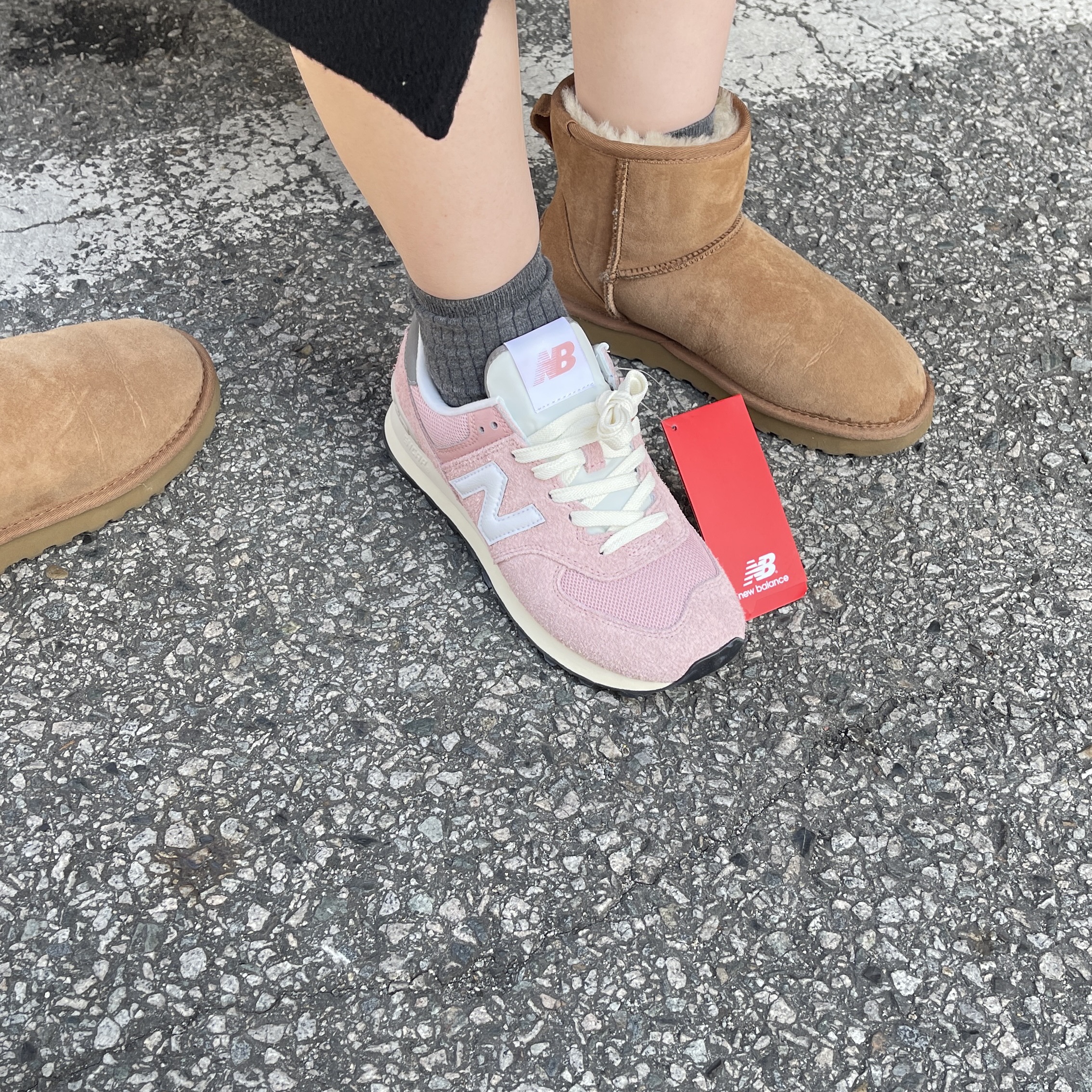 New Balance 574 Legacy Pink 착용 스타일 - 1