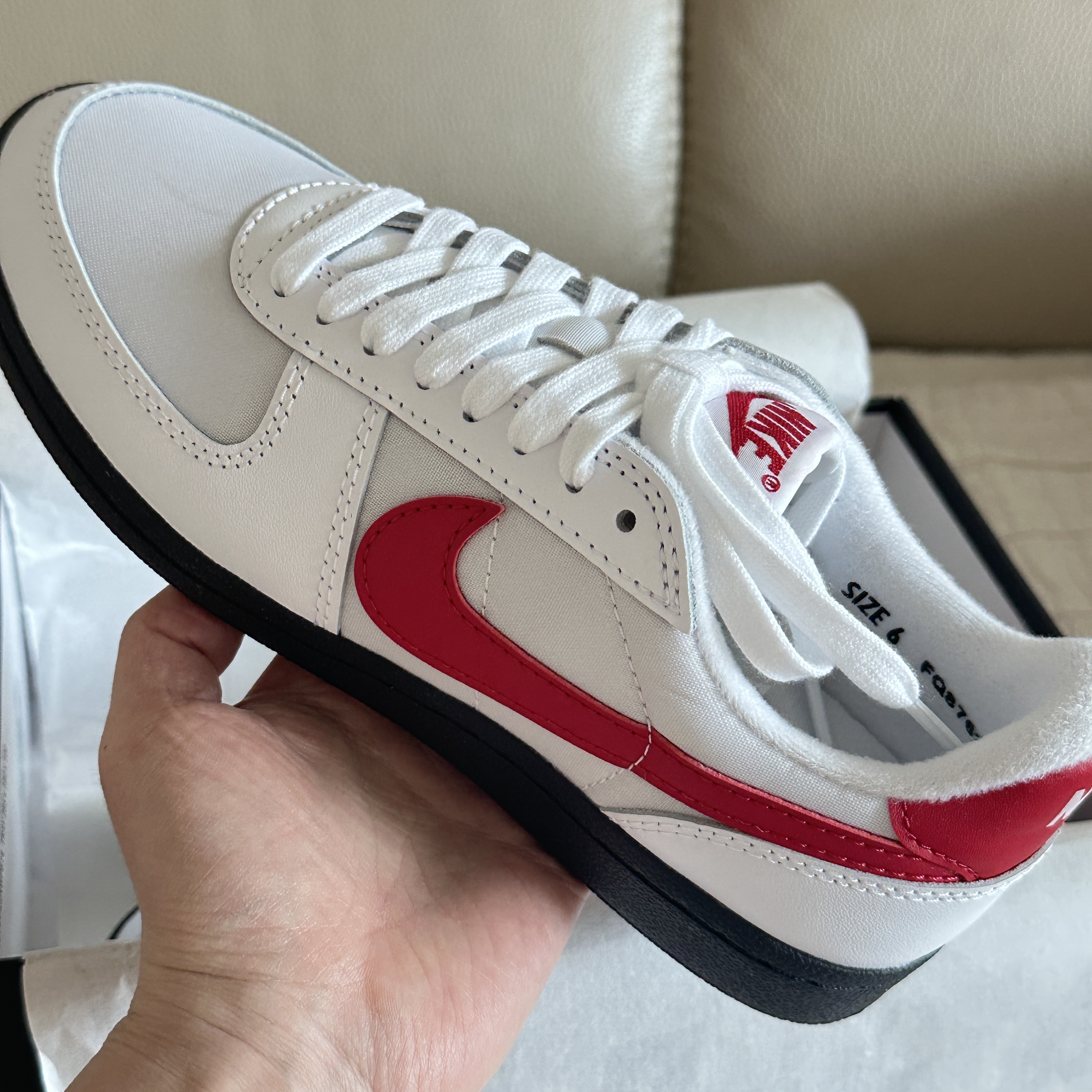 Nike Field General 82 SP White and Varsity Red 착용 스타일