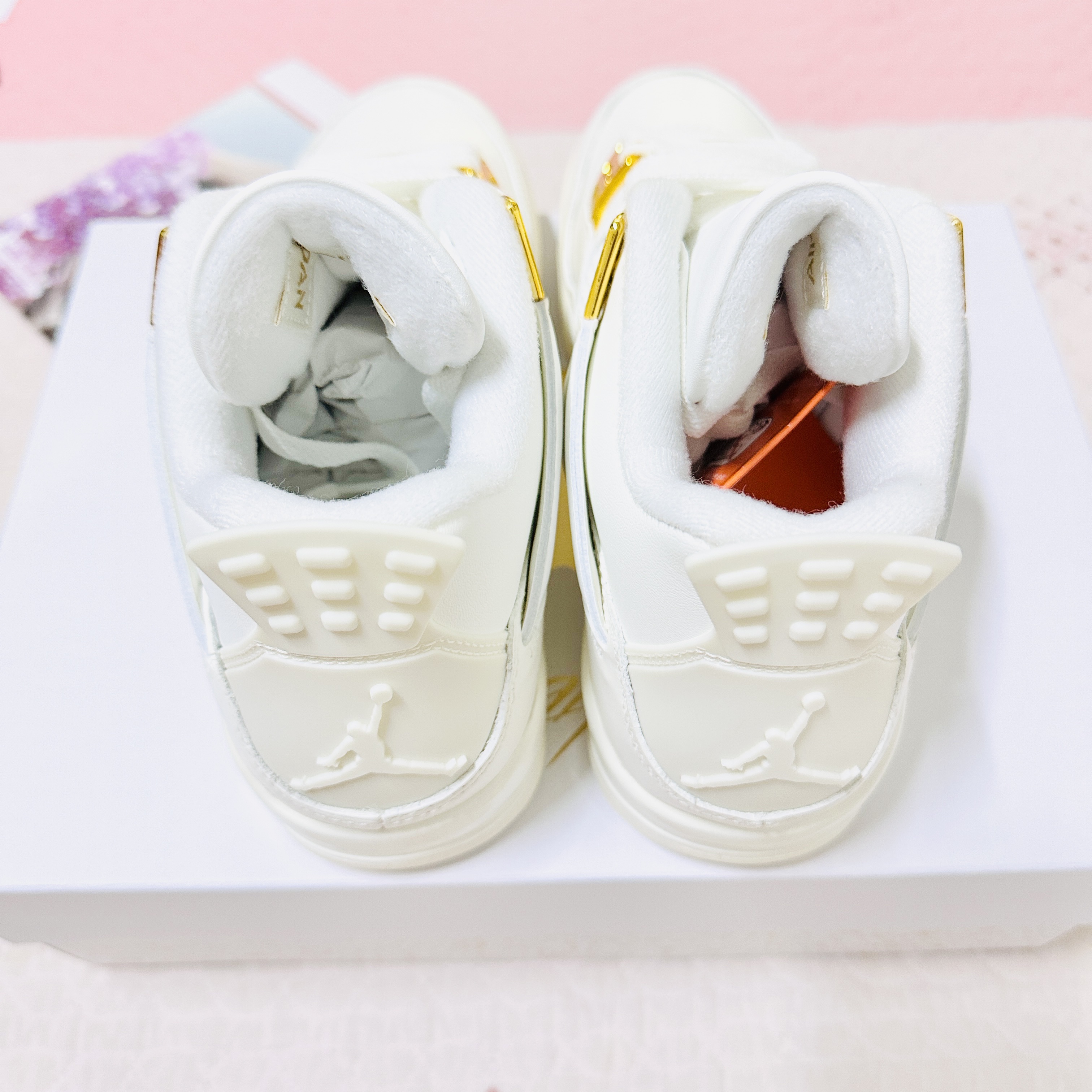 (W) Jordan 4 Retro Metallic Gold 착용 스타일 - 3