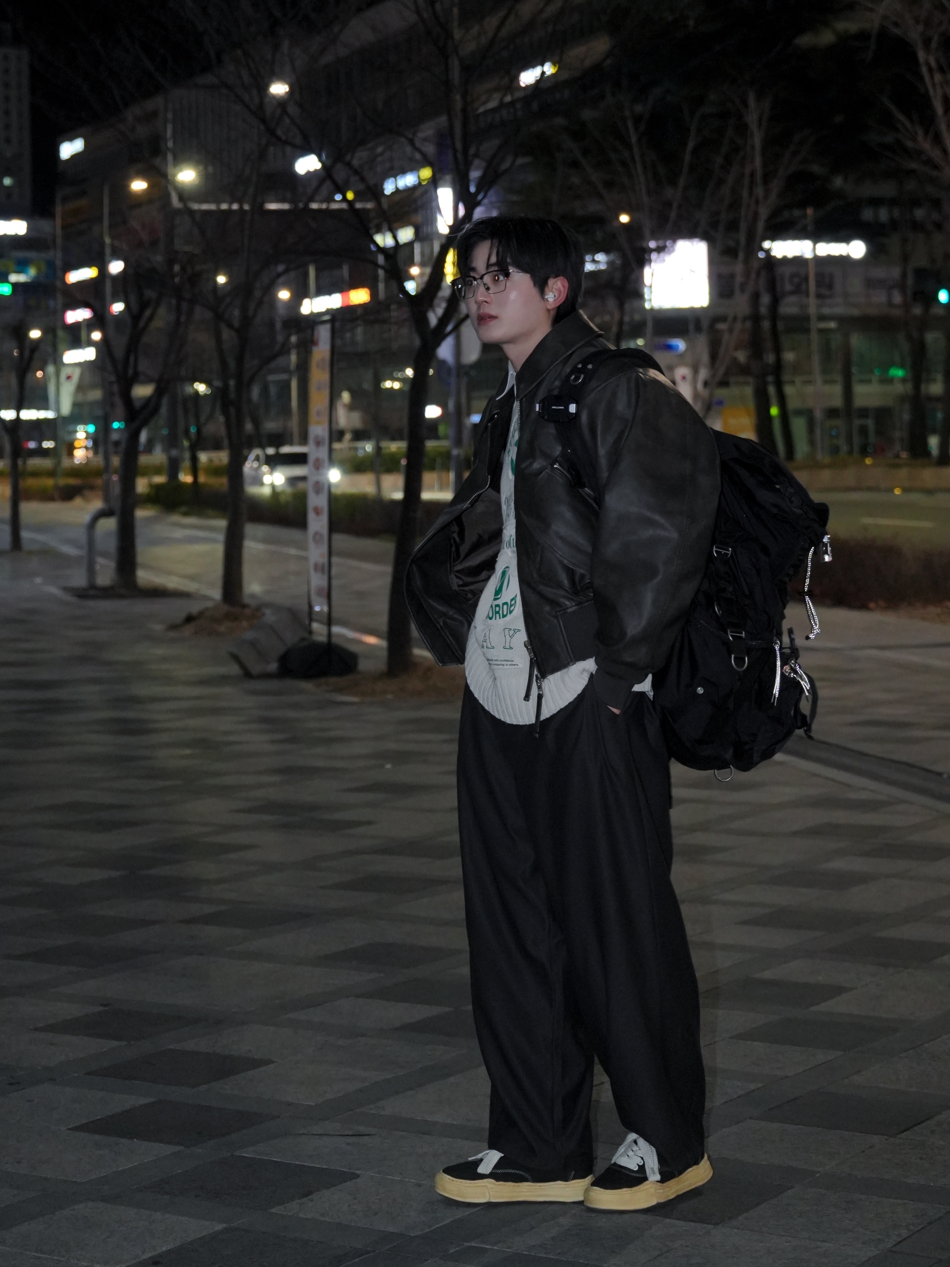 Maison Mihara Yasuhiro Baker OG Sole Broken Suede Low-top Sneakers Black 착용 스타일 - 2