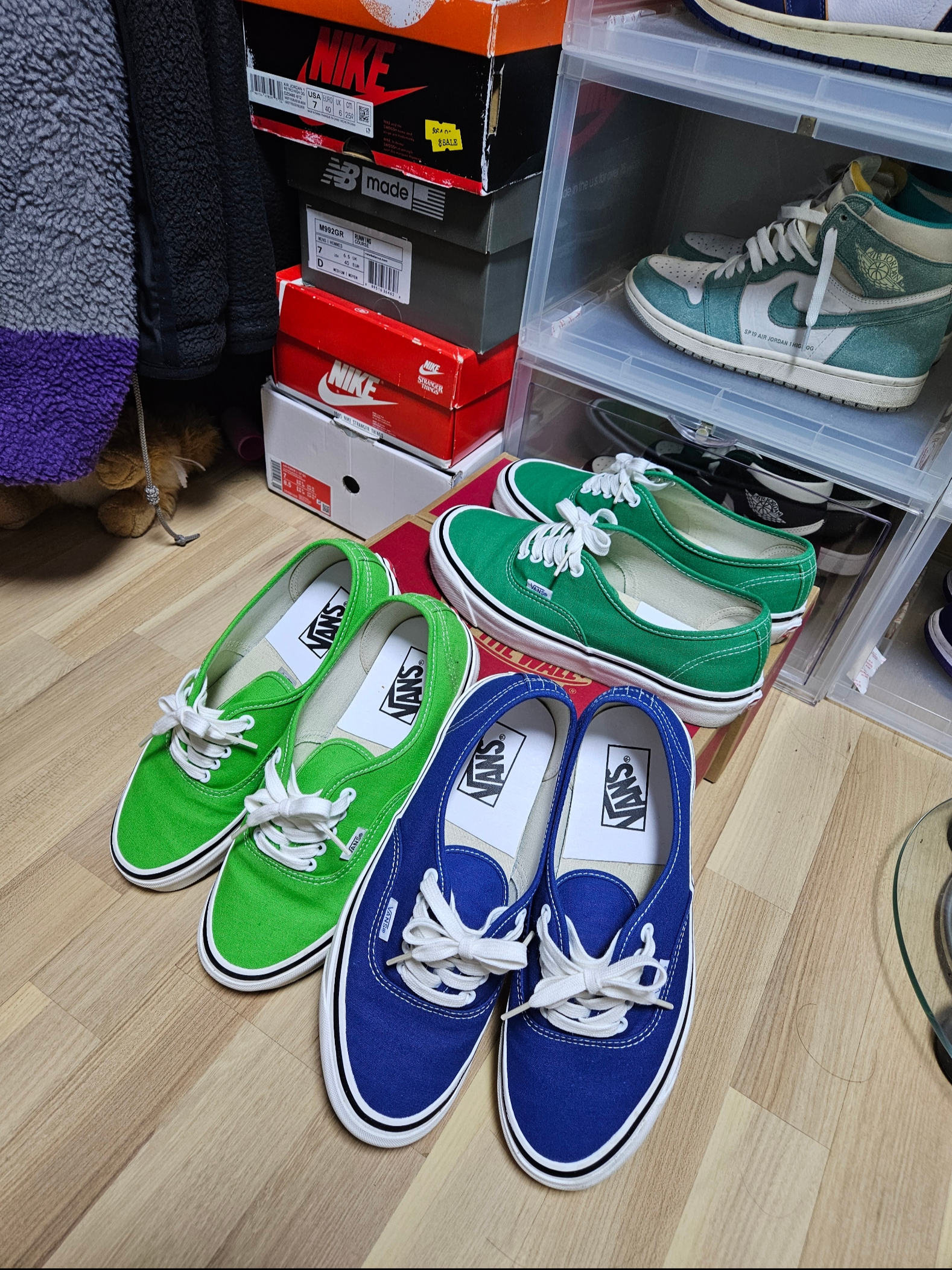 Vans Authentic 44 DX Anaheim Factory Emerald Green 착용 스타일