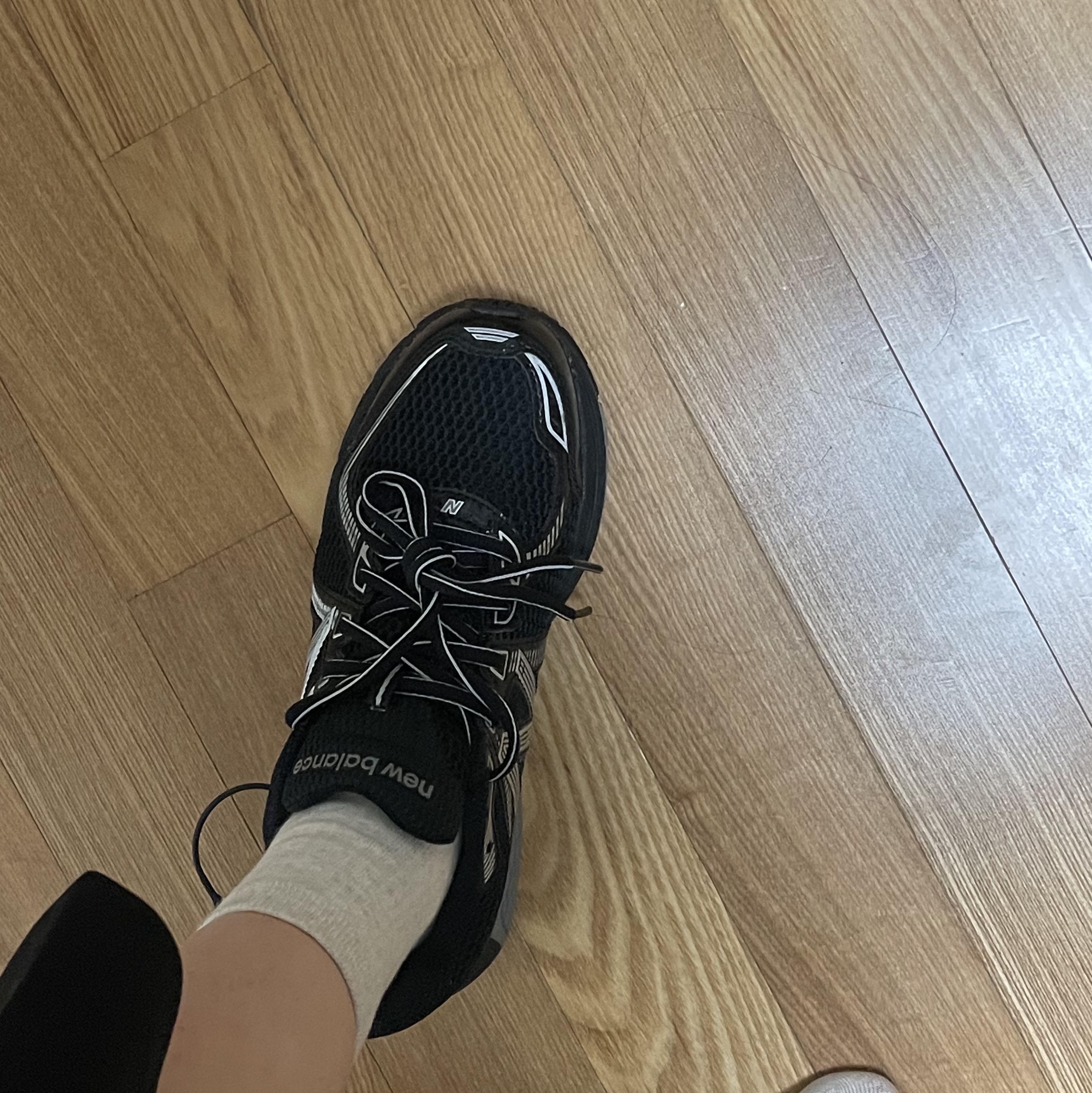 New Balance 860v2 Black Grey 착용 스타일