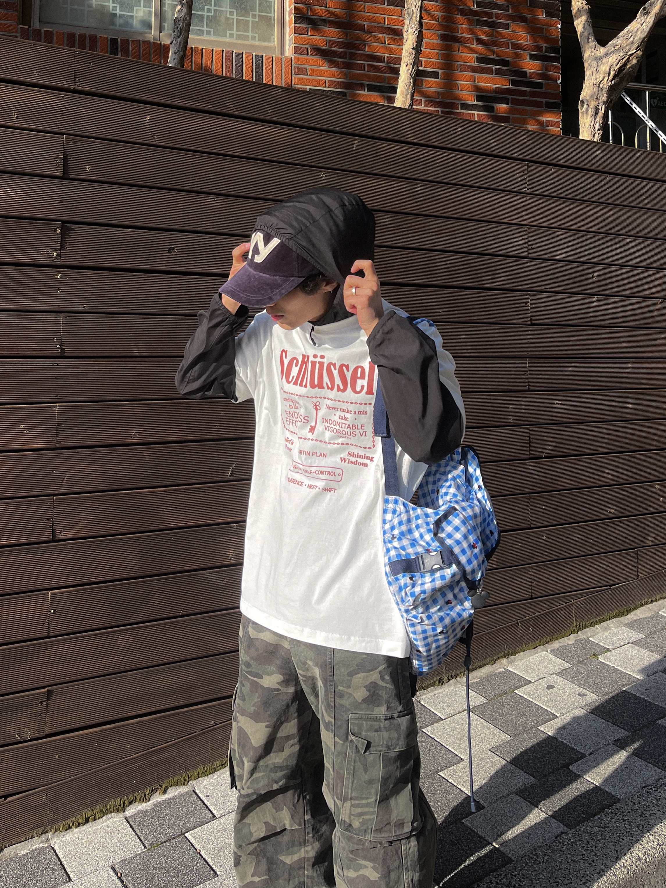 Open Yy Velvet Ball Cap Navy 착용 스타일 - 2