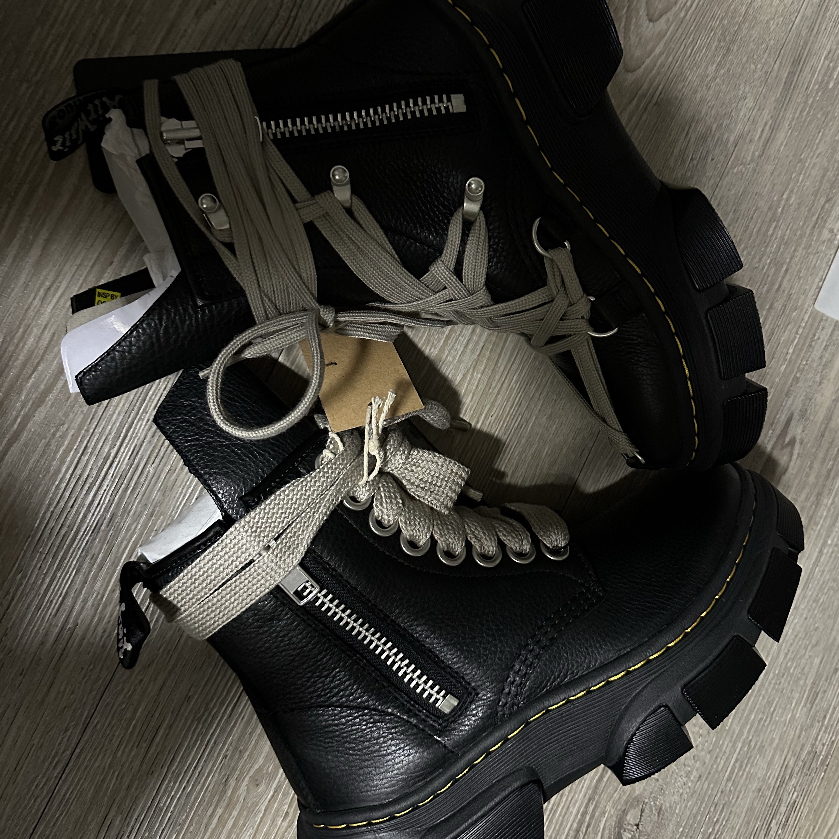 Dr. Martens x Rick Owens 1460 DMXL Jumbo Lace Boots Black, Dr. Martens x Rick Owens 1460 DMXL Megalace Black 착용 스타일