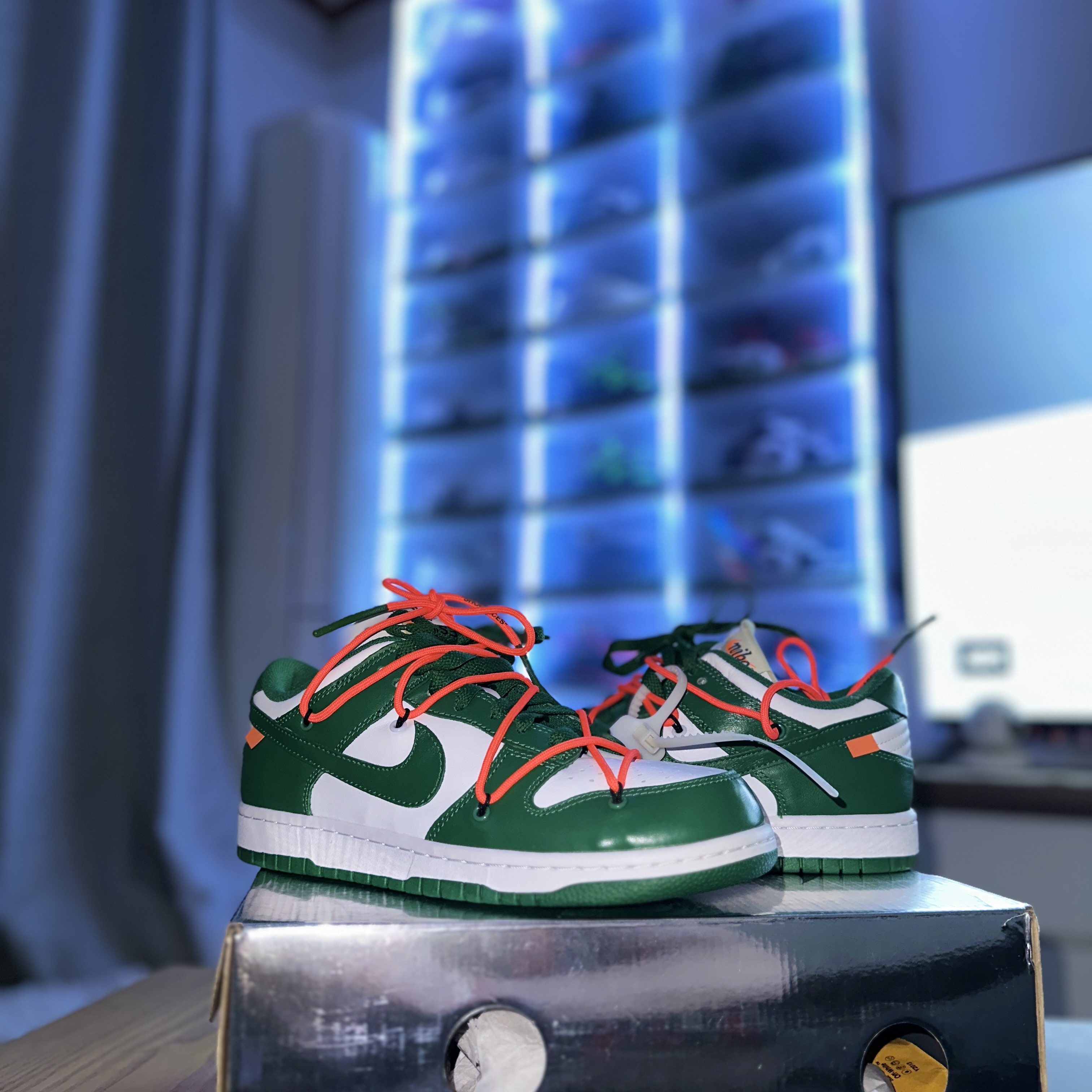 Nike x Off-White Dunk Low Pine Green 착용 스타일