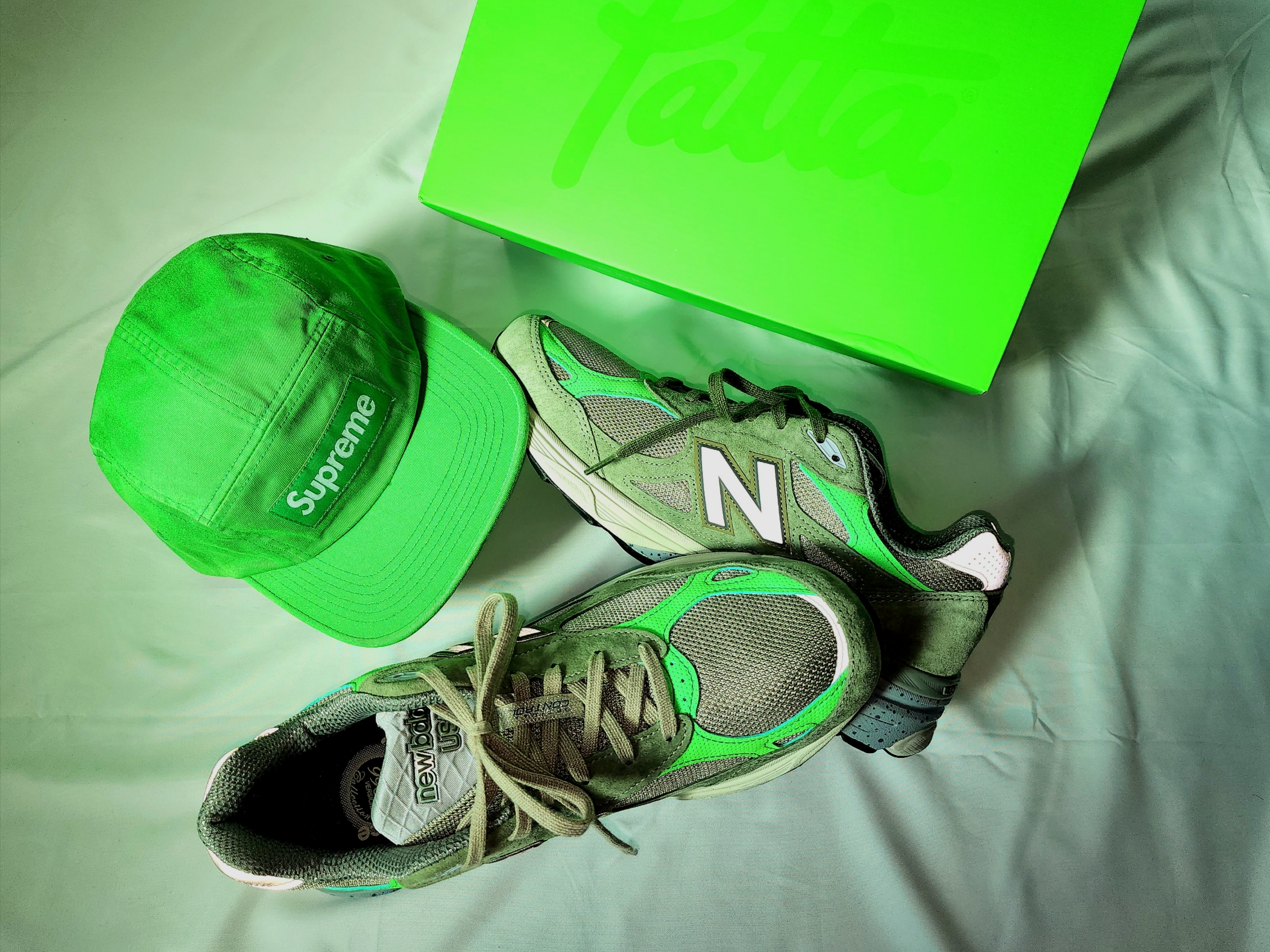 Supreme Washed Chino Twill Camp Cap Green - 24SS, New Balance x Patta 990v3 Made in USA Olive 착용 스타일 - 3