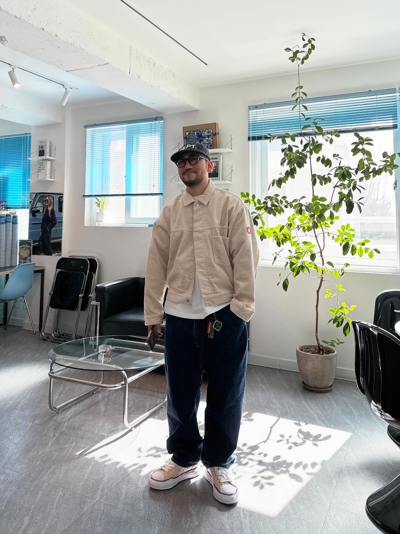 Maison Mihara Yasuhiro Peterson OG Sole Canvas Low-top Sneakers Natural, Cav Empt Cord Trucker Jacket Beige - 23FW 착용 스타일 - 1