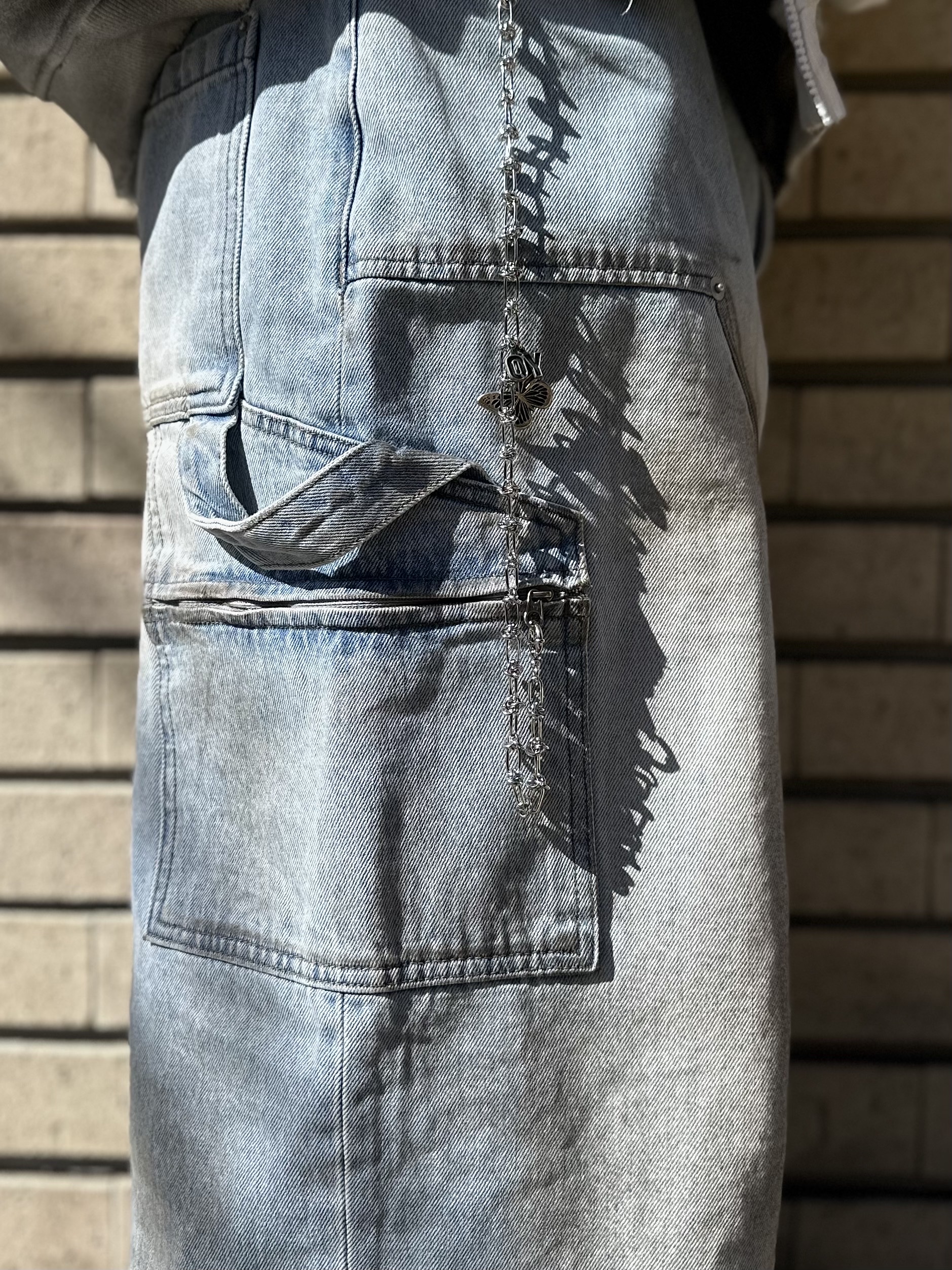 [KREAM 단독] Haleine Carpenter Cargo Dirty Washed Jean Light Blue 착용 스타일 - 6