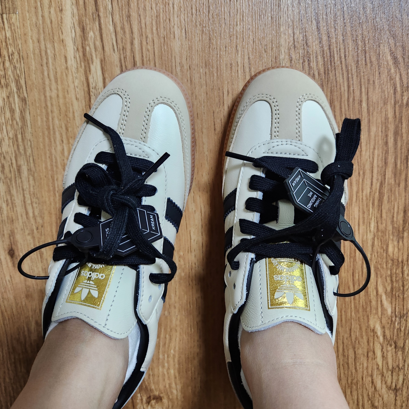 (W) Adidas Samba OG Cream White Core Black 착용 스타일