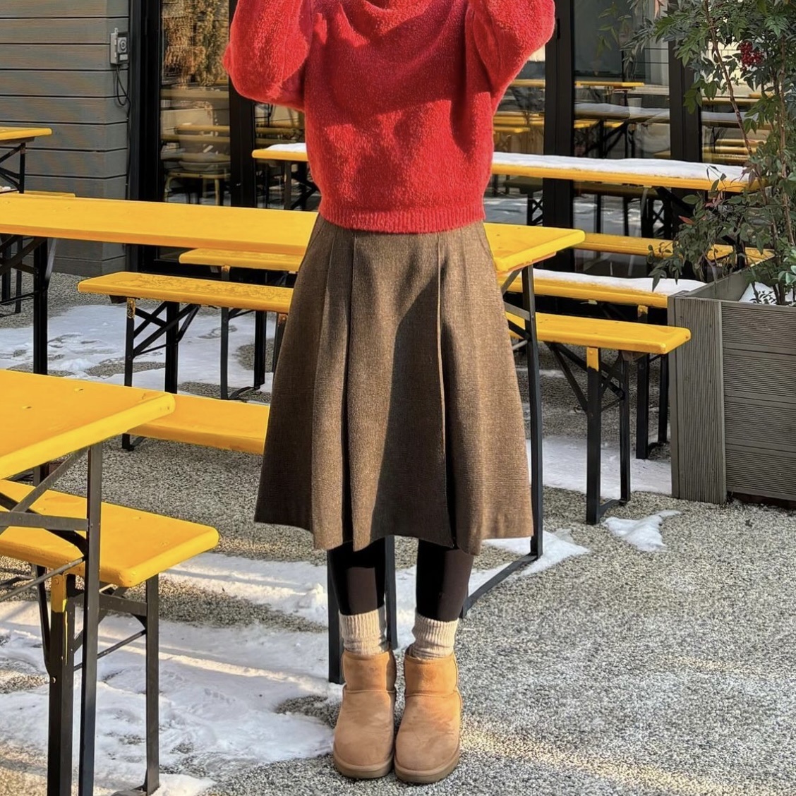 (W) UGG Classic Mini II Boots Chestnut 착용 스타일 - 2