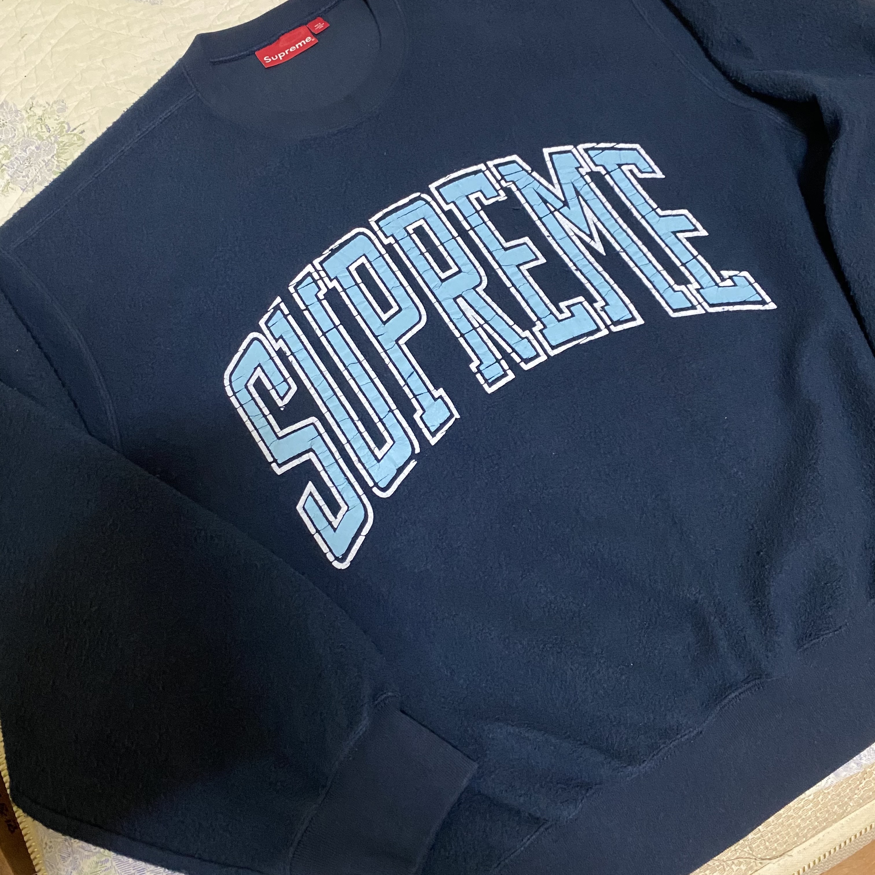 Supreme Inside Out Crewneck Navy - 23FW 착용 스타일