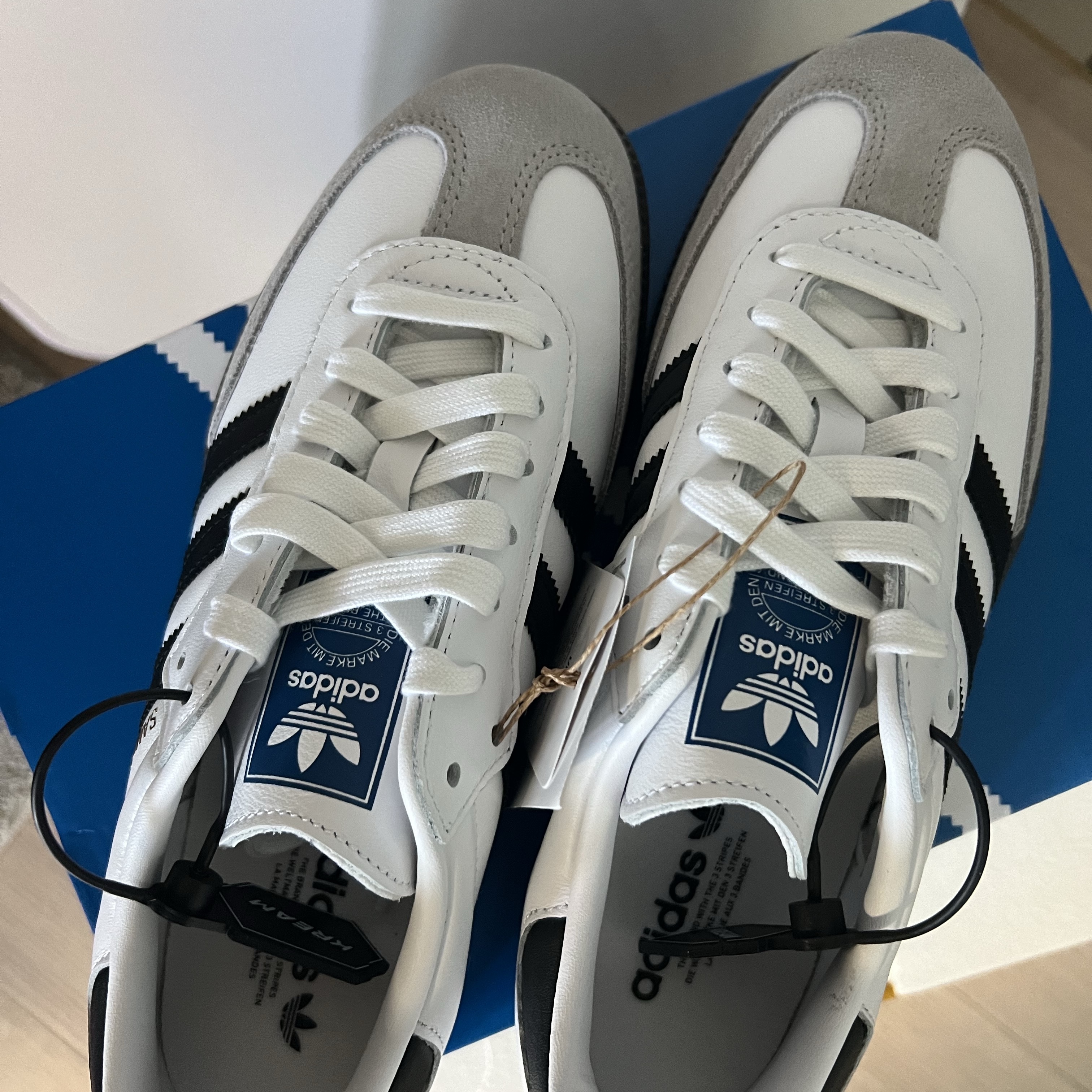 Adidas Samba OG Cloud White 착용 스타일