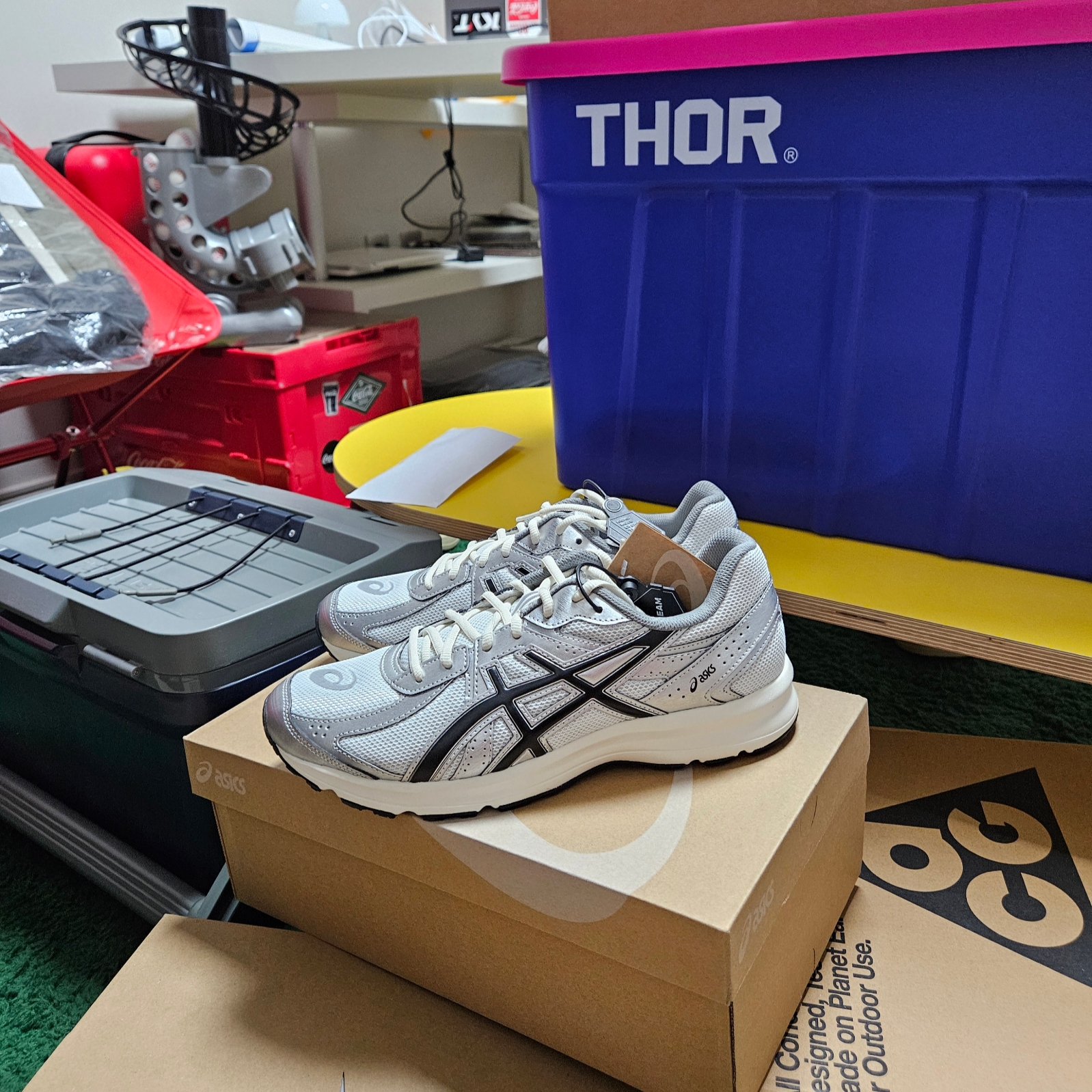 Asics Jog 100 S White Black - 2E Wide 착용 스타일