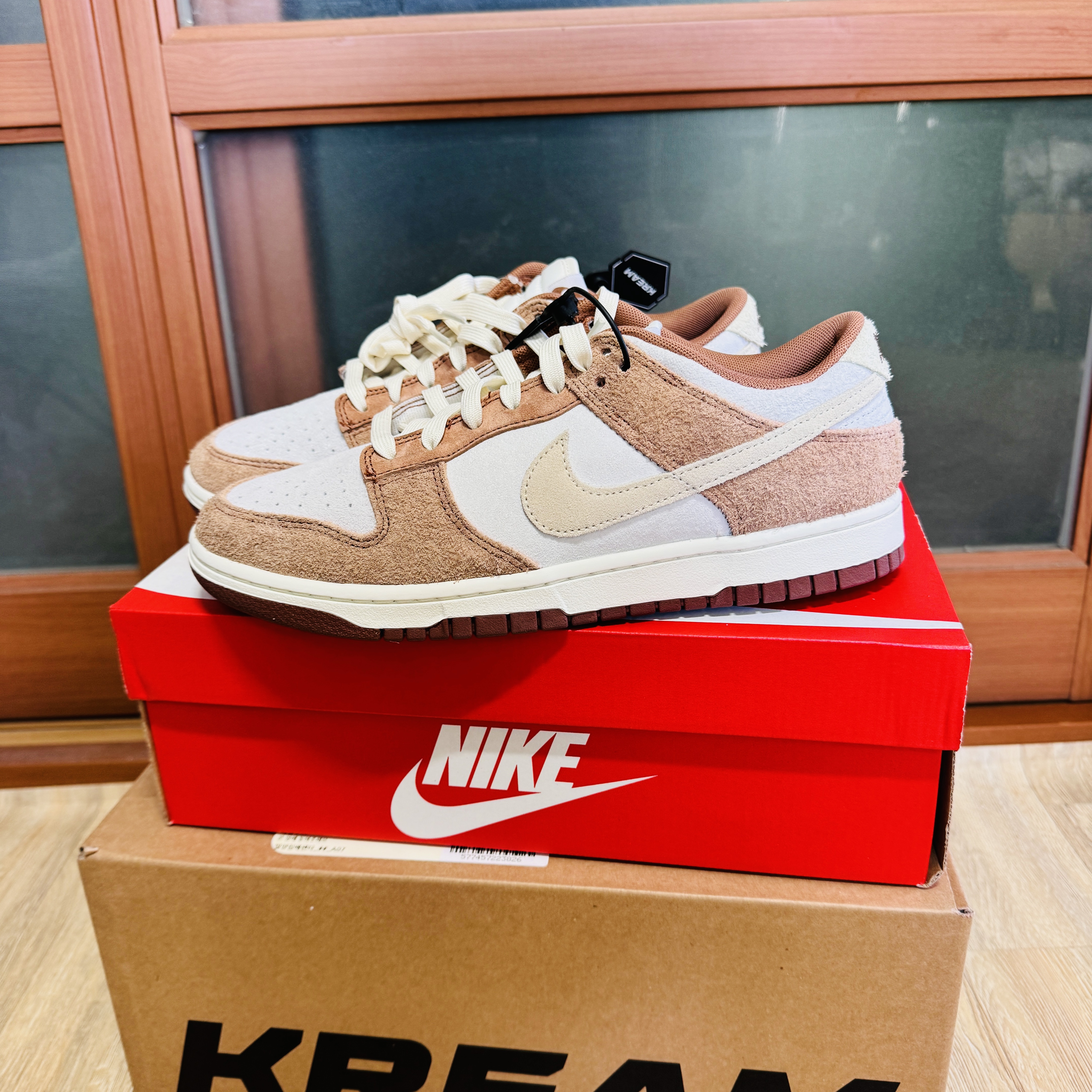 Nike Dunk Low Pro Premium Medium Curry 착용 스타일